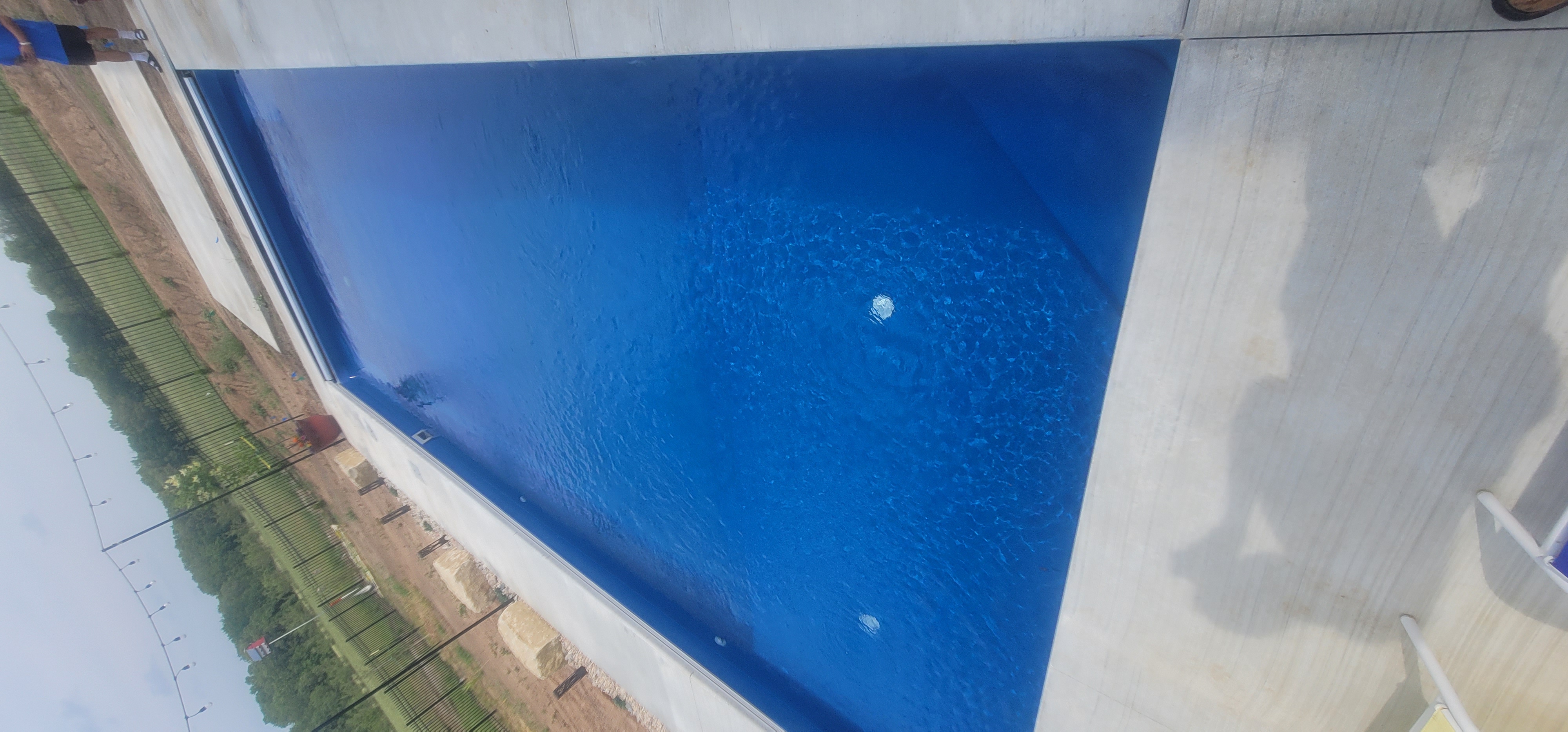Josh's pool services logo