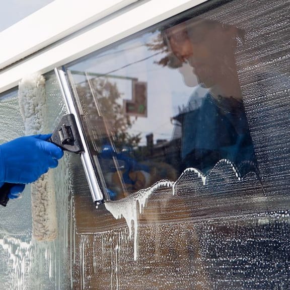 iesolarandwindowcleaning logo