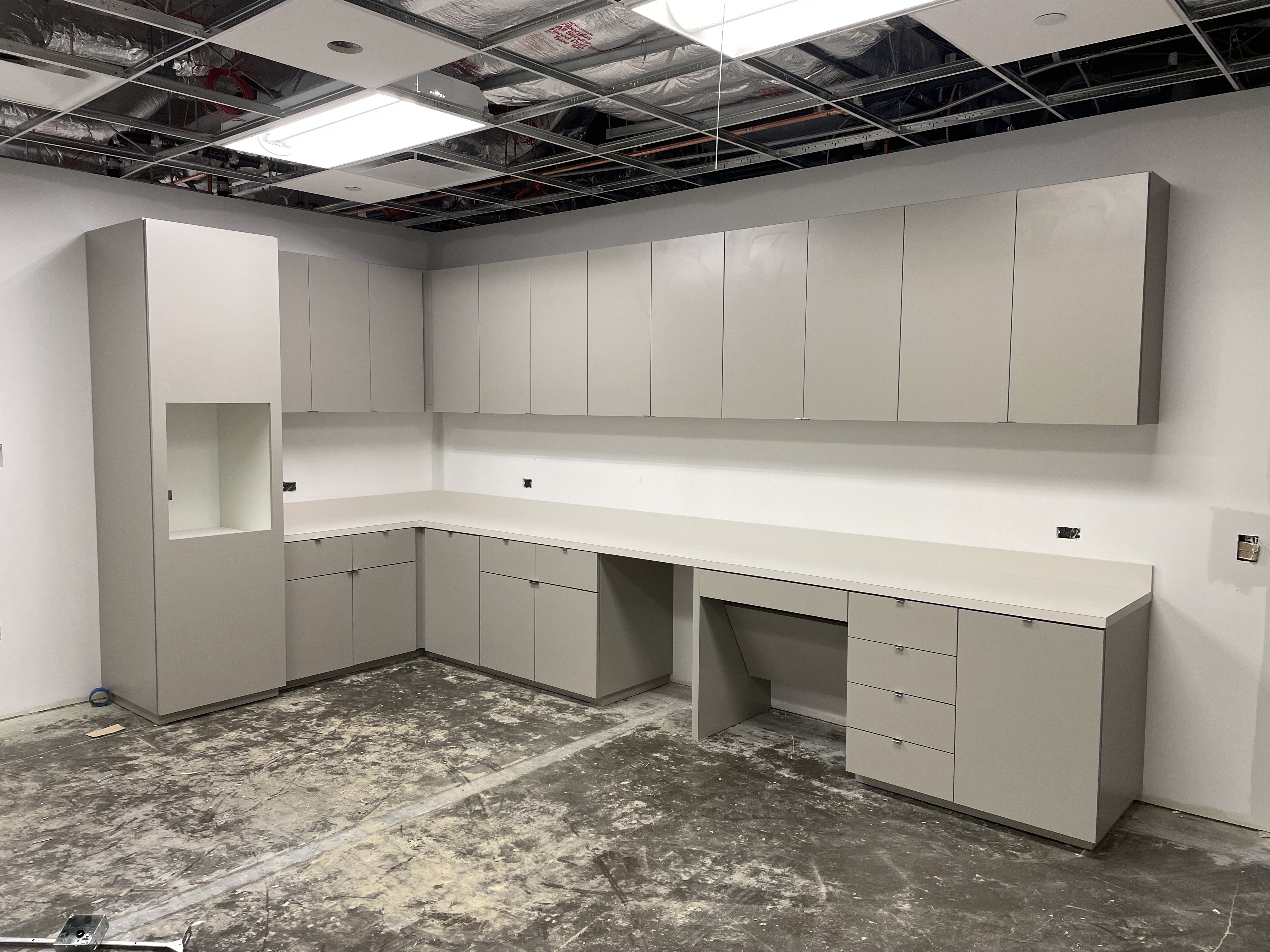 Isaias Martinez millwork installations logo