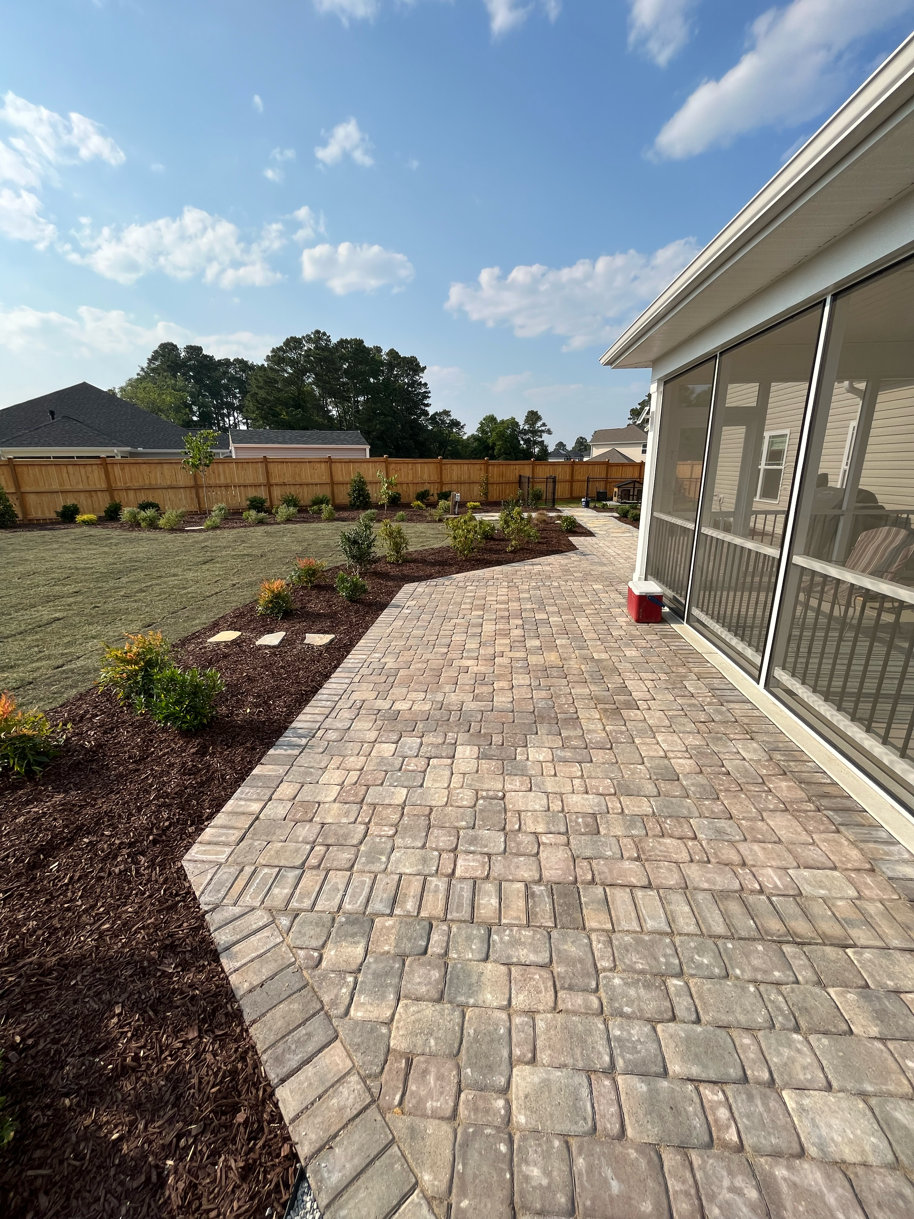 Higgins Lawn N Landscape Service LLC logo