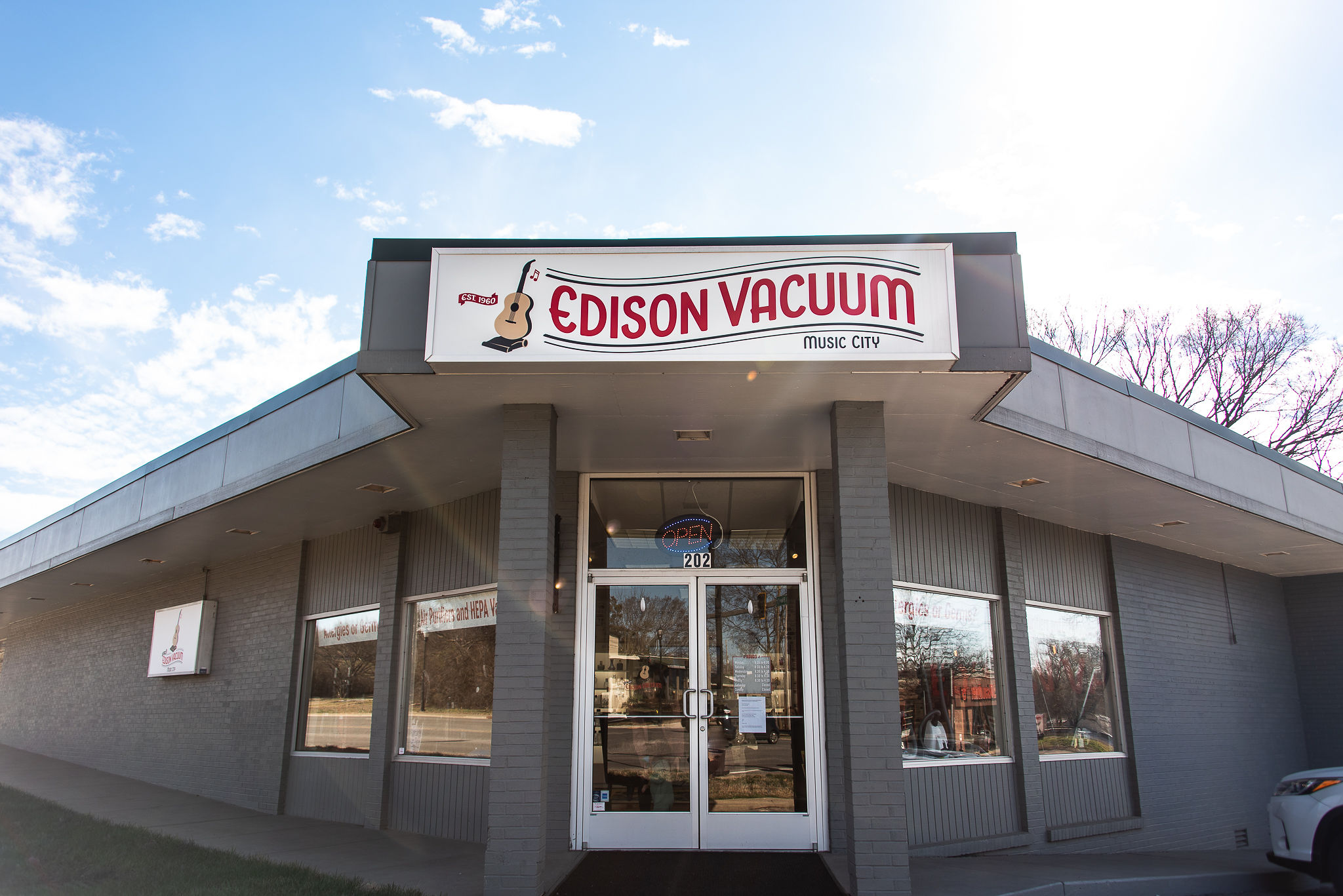 Edison Vacuum logo