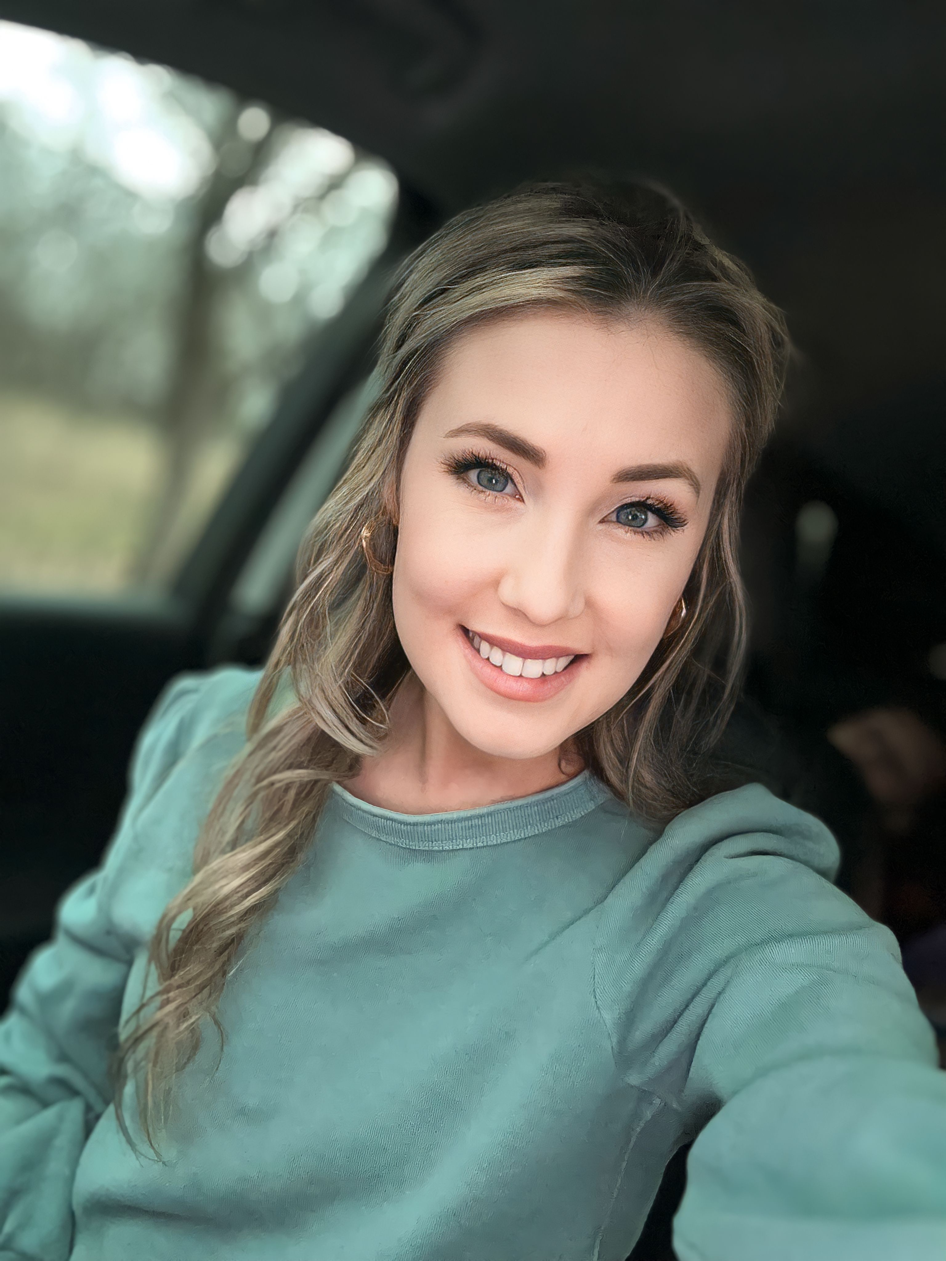 Live Intentionally with Ashley Heeter logo