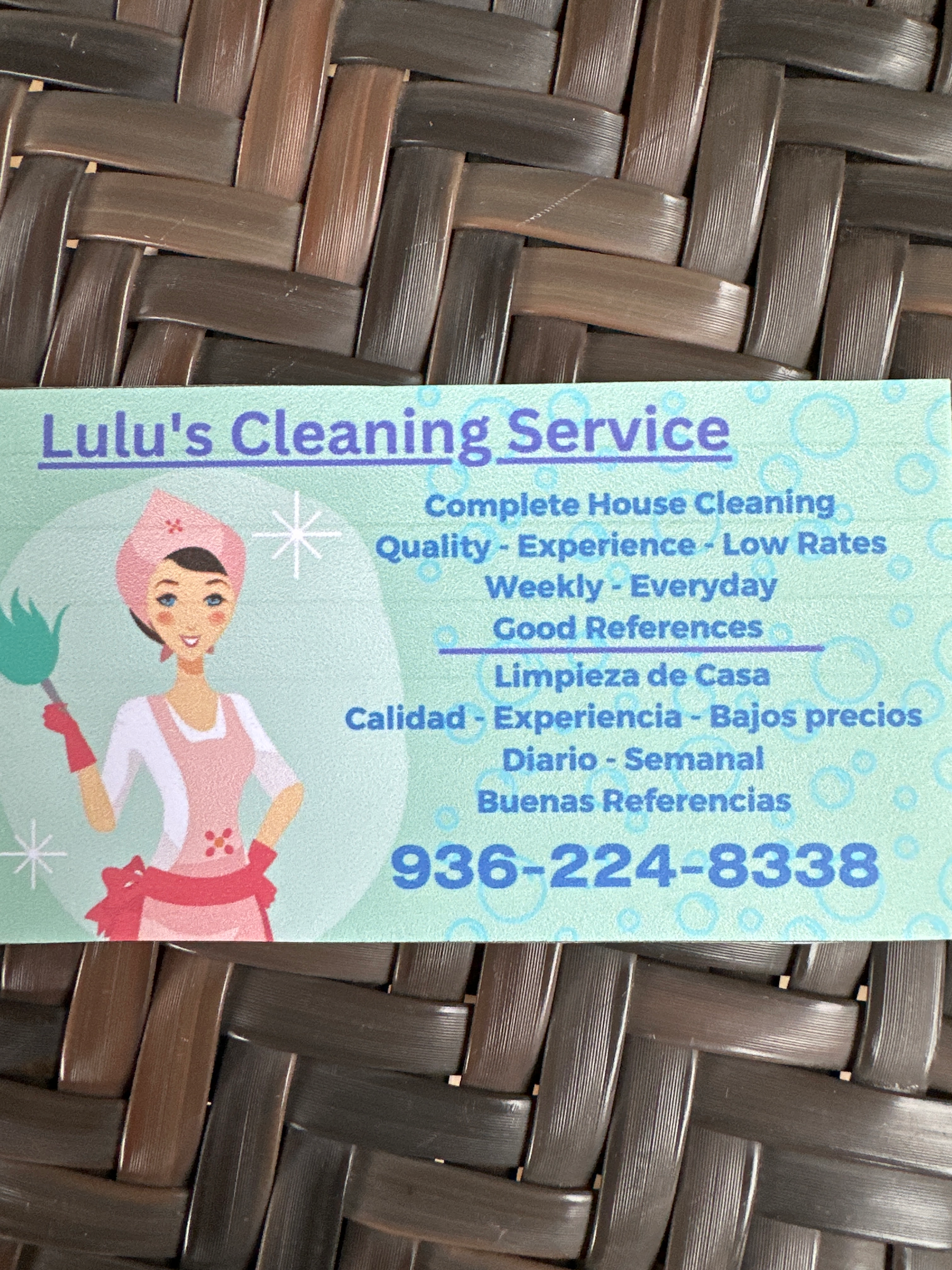 Lulu's Cleaning Service logo