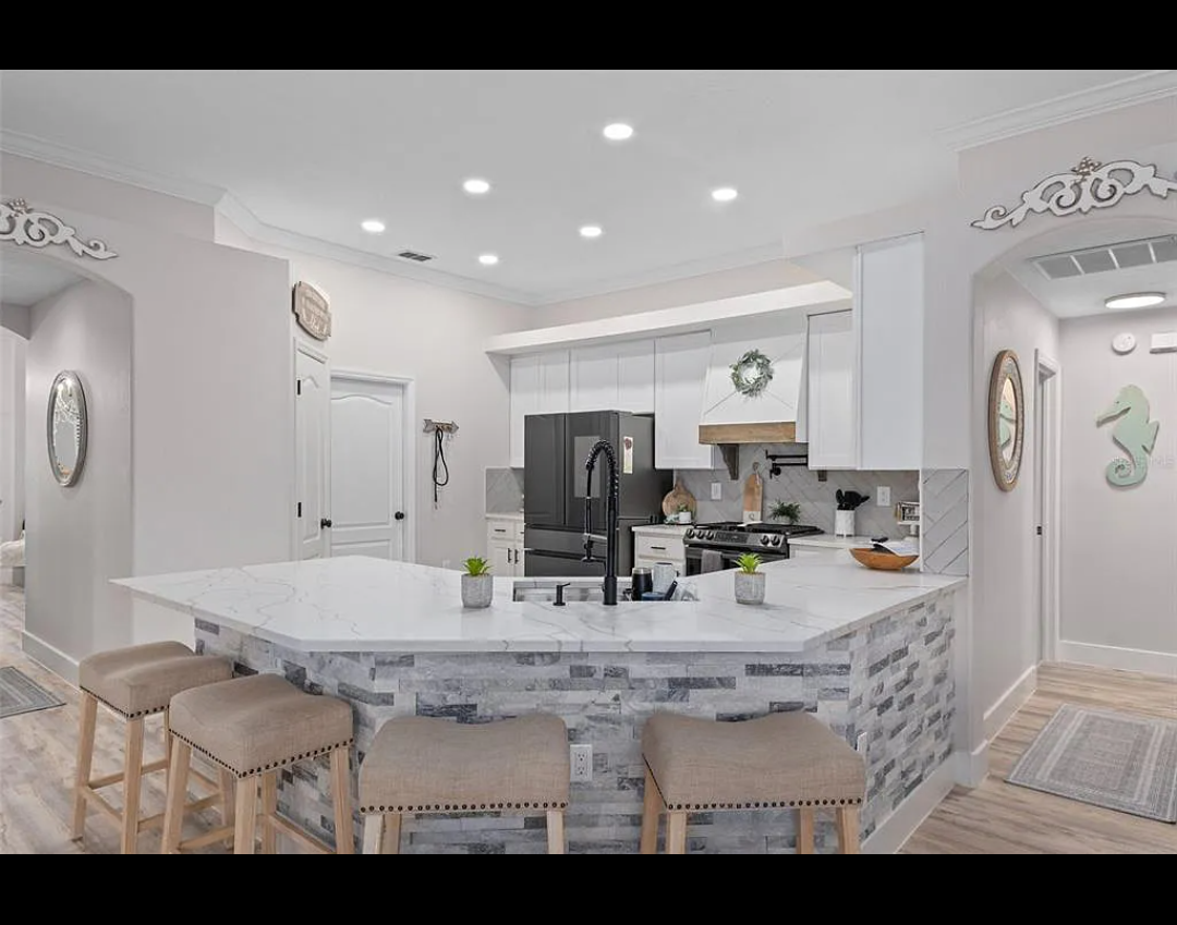 APEX HOME RENOVATION logo