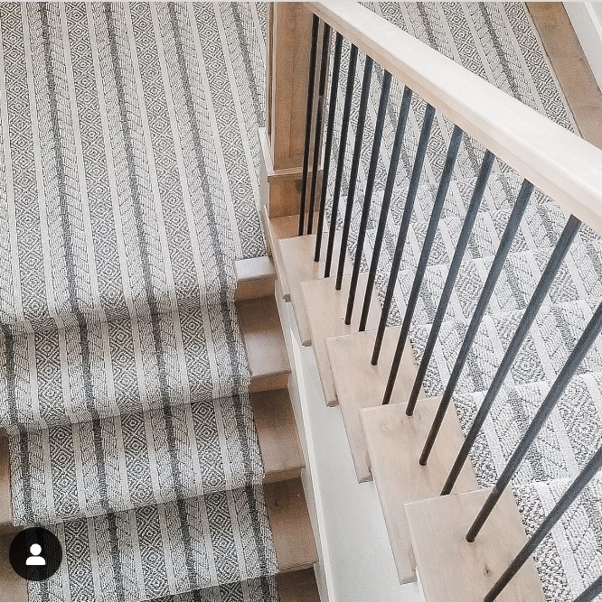 B&C flooring logo