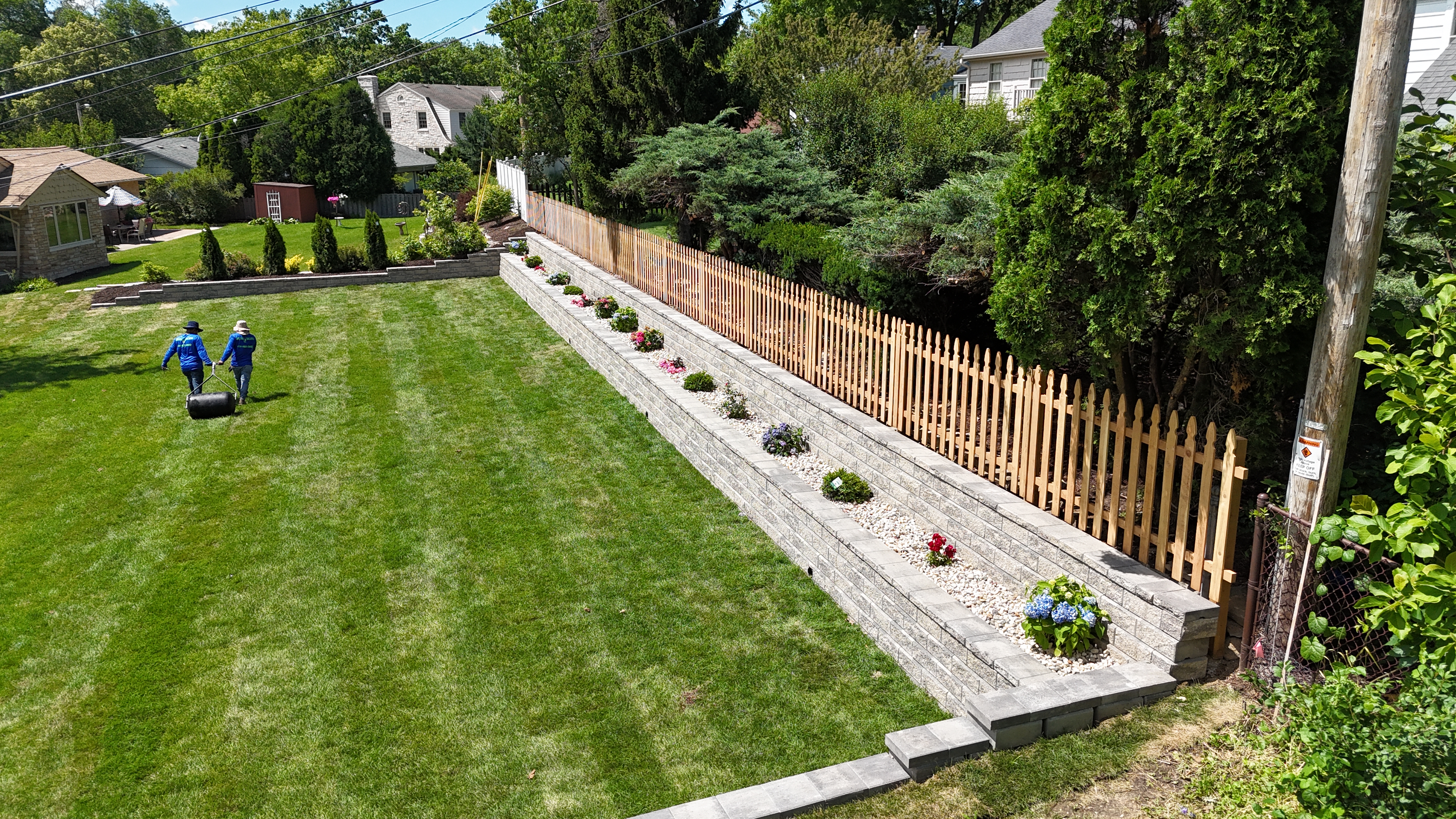 Hernandez Landscaping LLC logo