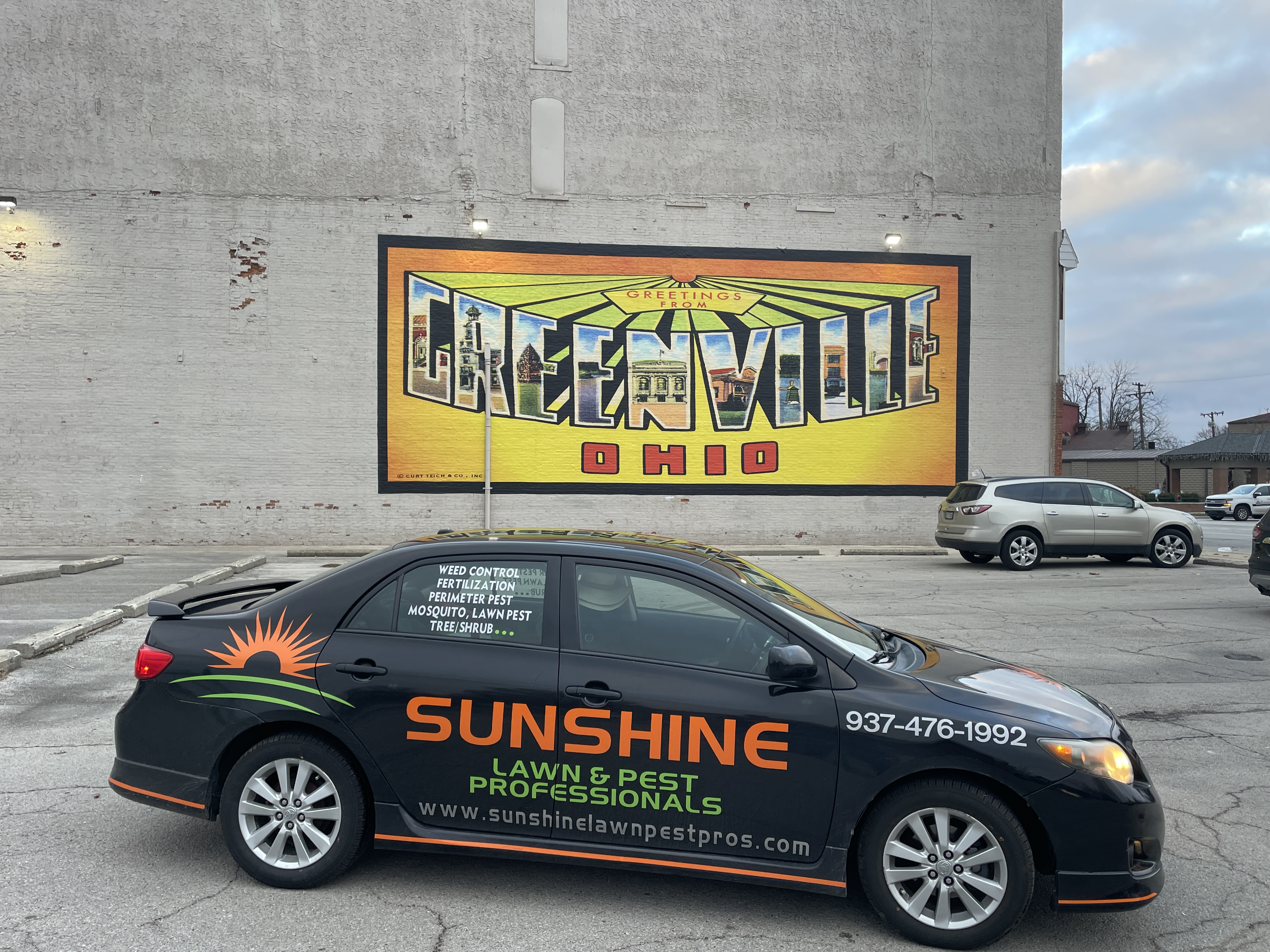sunshine lawn & pest professionals logo