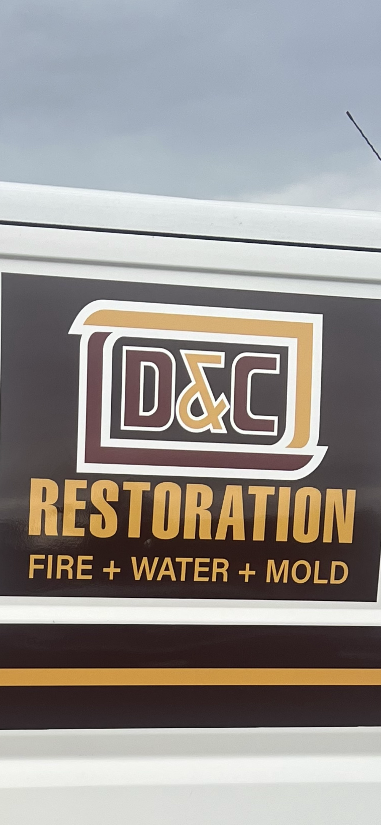 D&C Restoration logo