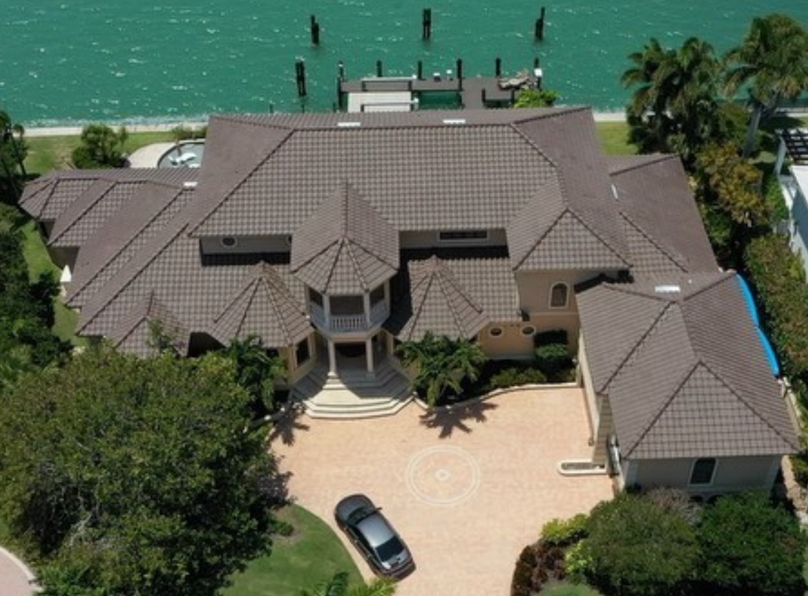 Masterbuilt Roofing, Inc logo