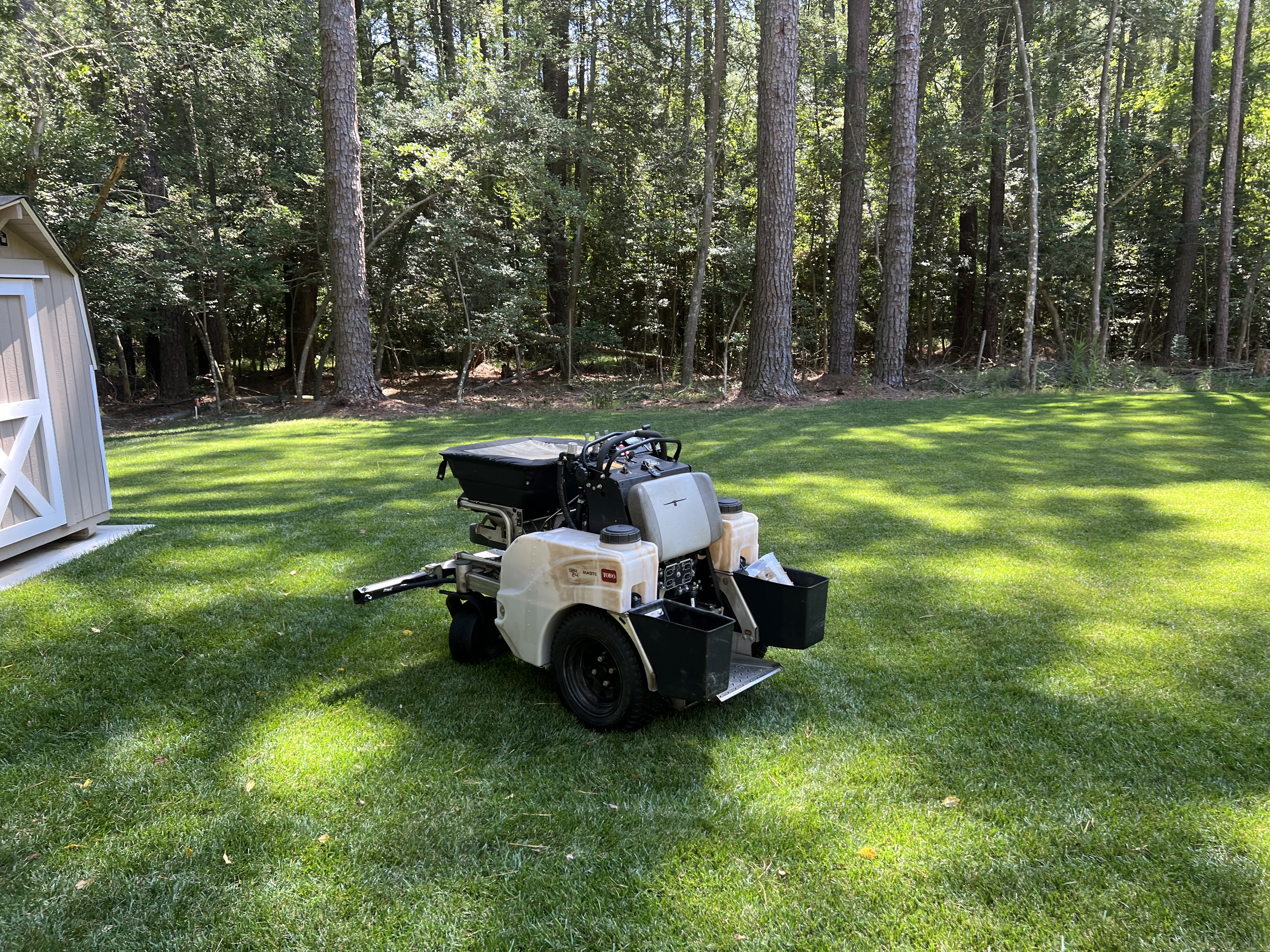 Bowens lawn service LLC logo
