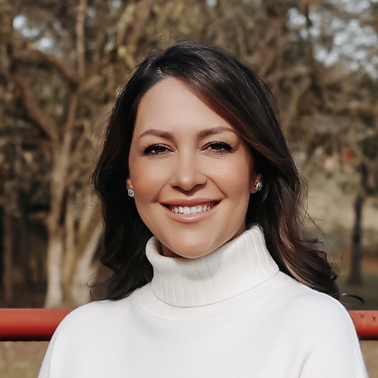 Roxanne Spence, Realtor at Blue Door Realty Group logo