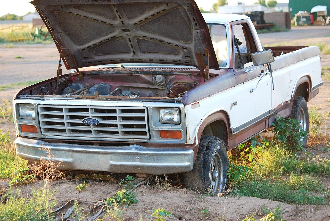 JUNK CAR REMOVAL logo