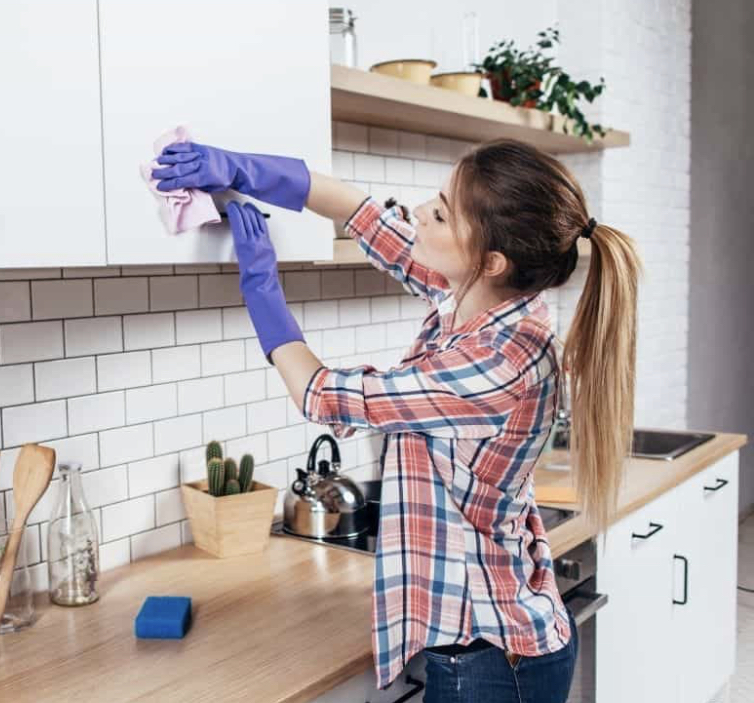 Krissy's Cleaning and Organizing Services logo