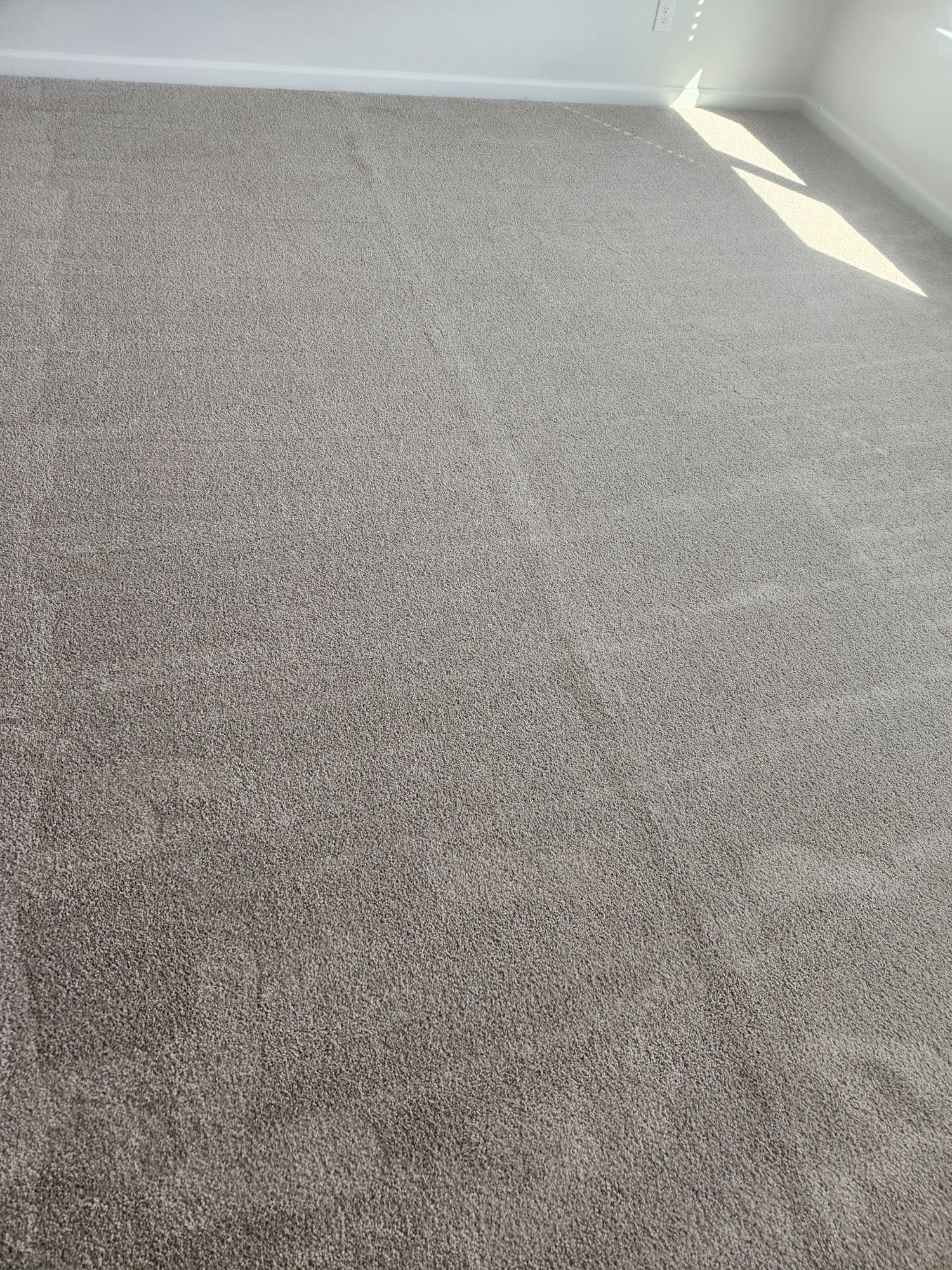 Solorzano flooring logo