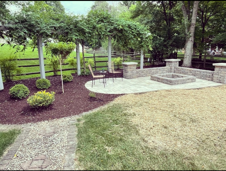 Middletown lawn care logo