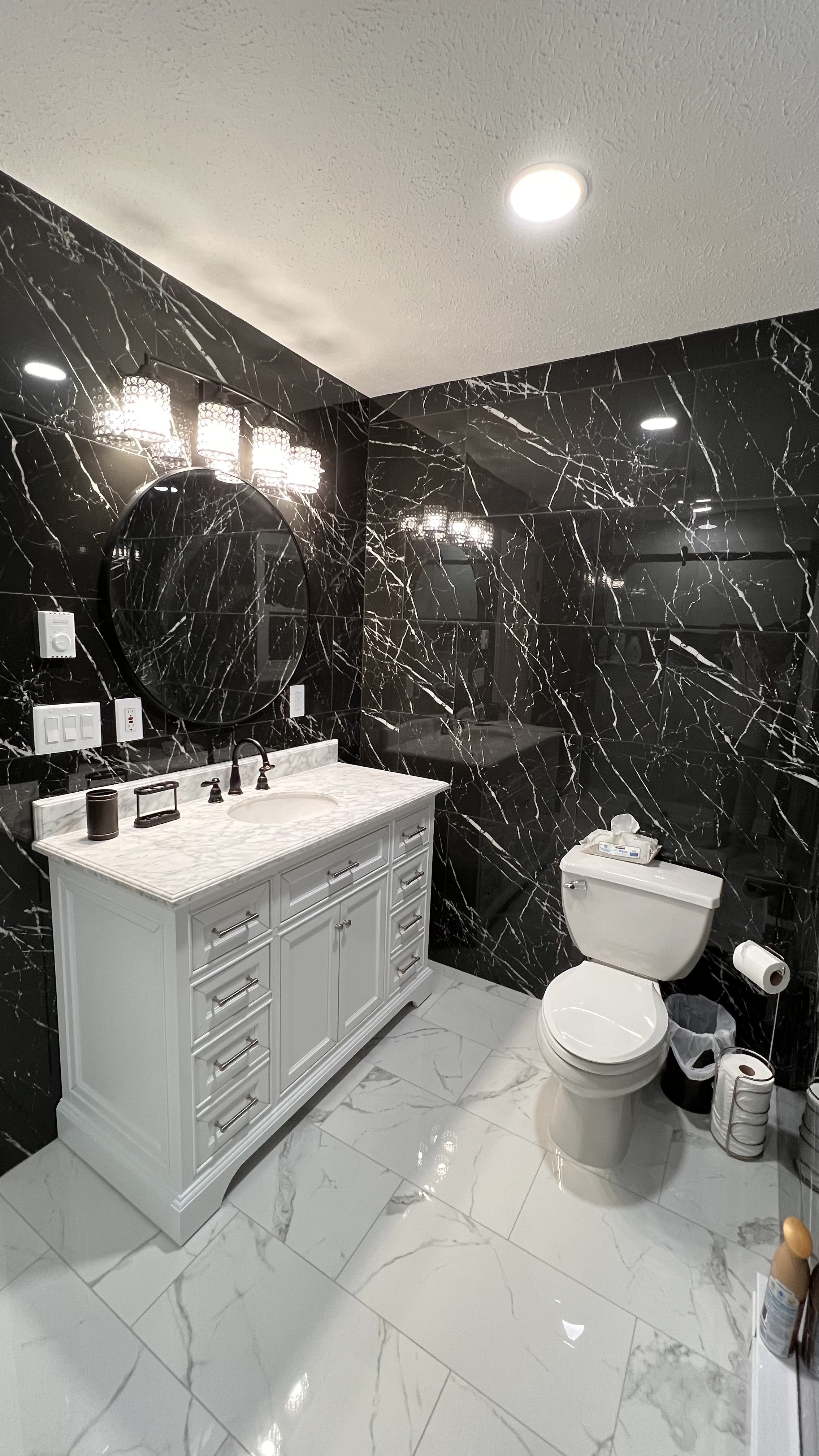 Pro Tiles, LLC logo