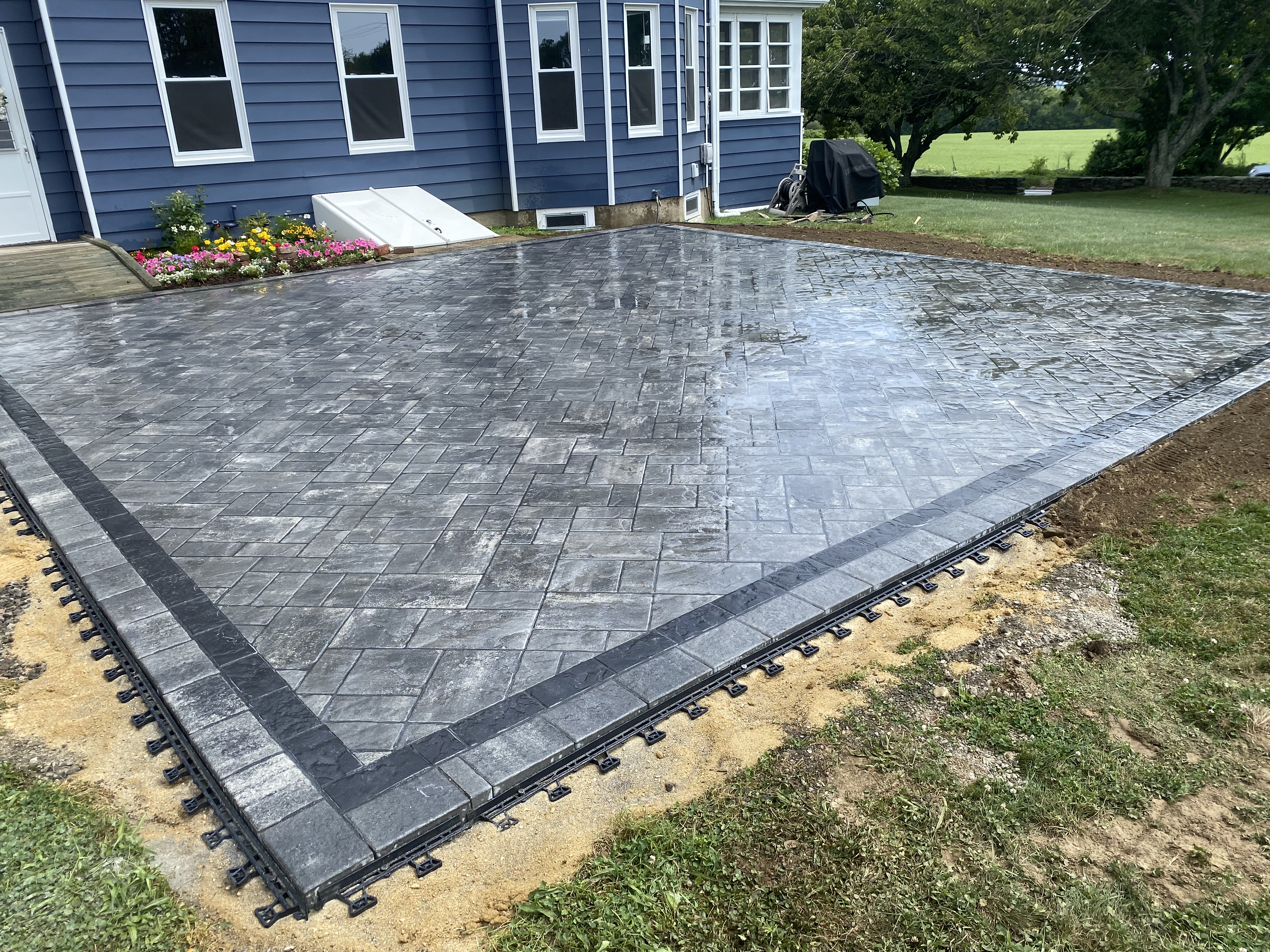 L&F Hardscape &construction logo