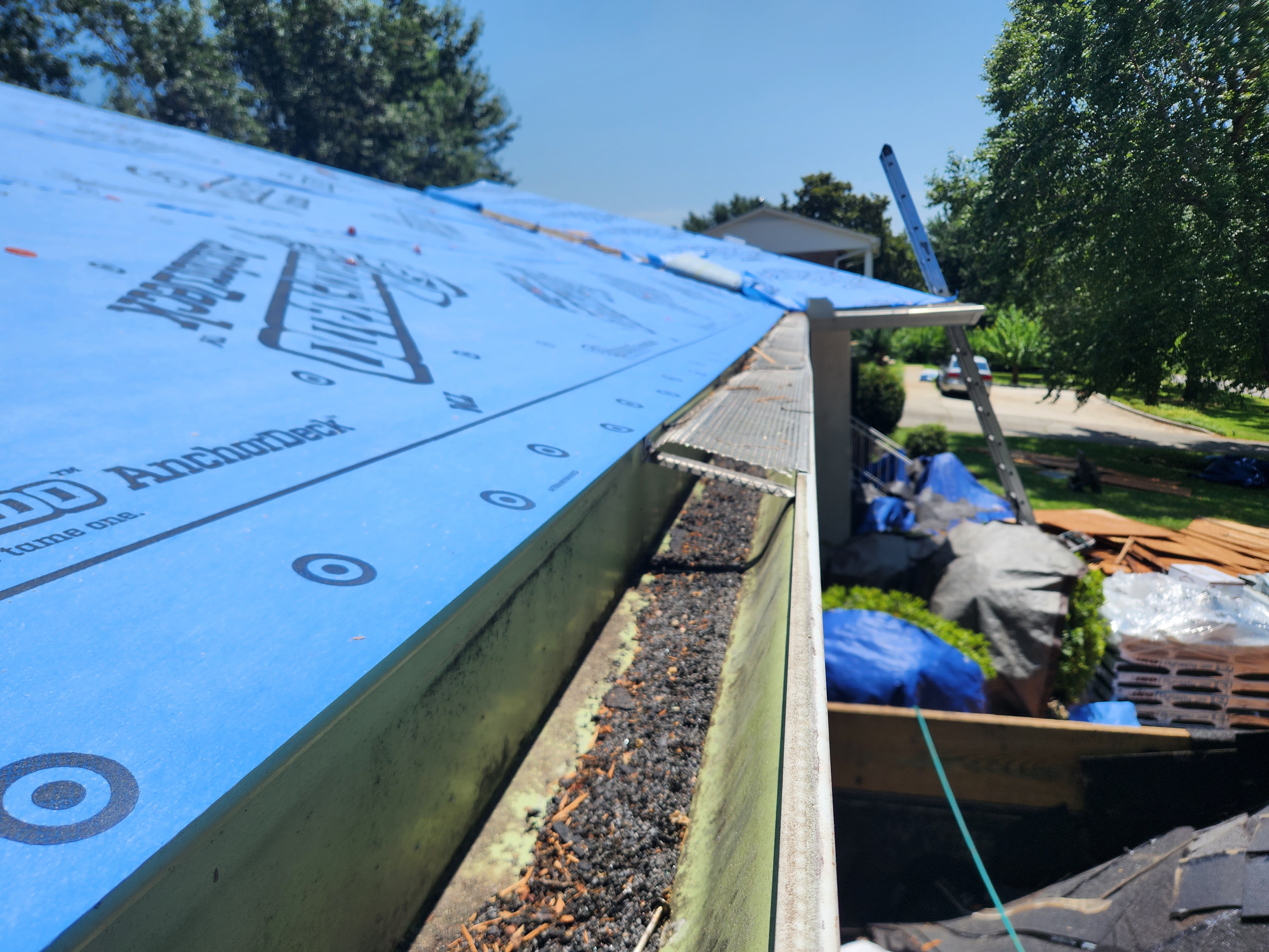 Clear Flow Gutters logo