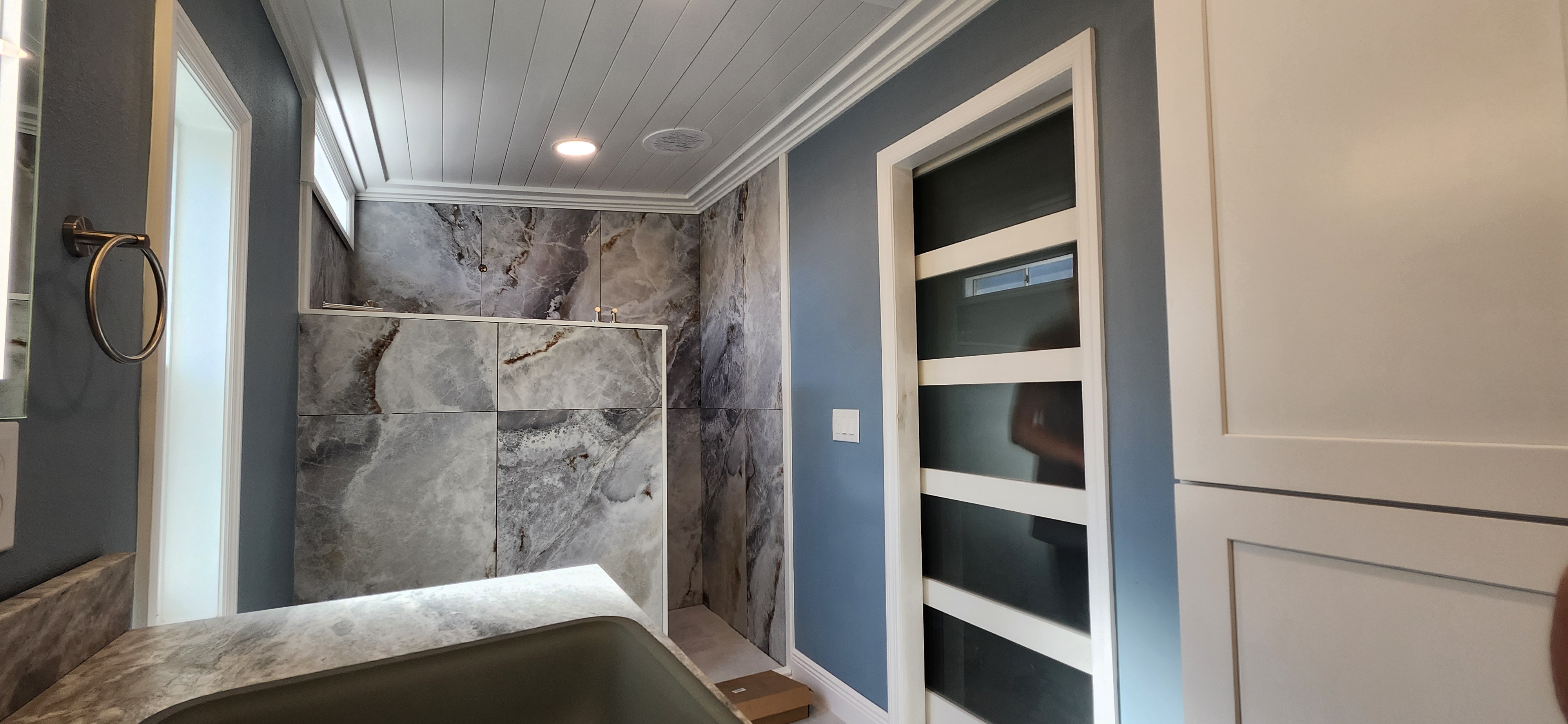 Hobbs Trim, Installation & Remodeling, LLC logo