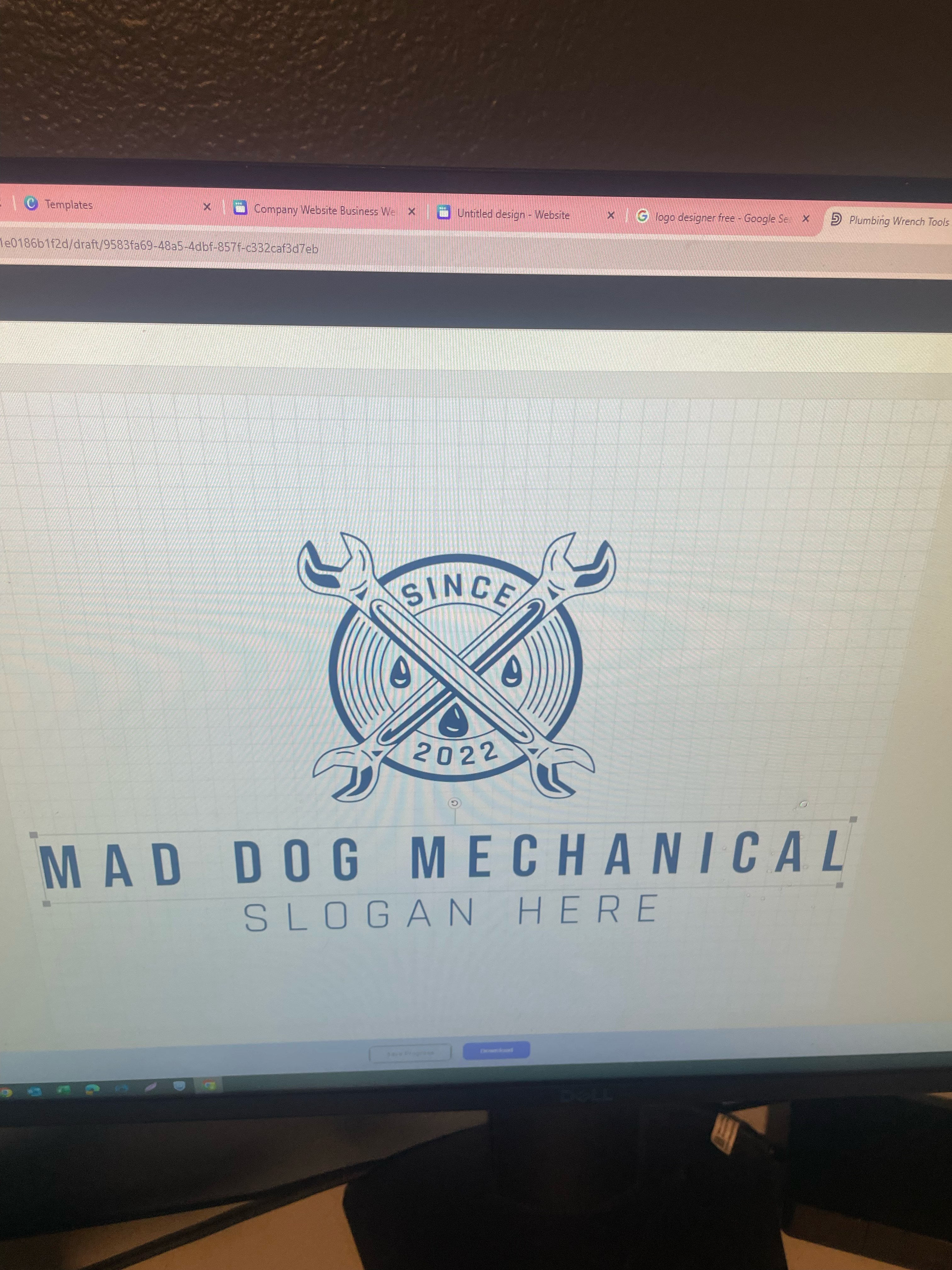 Mad Dog mechanical logo