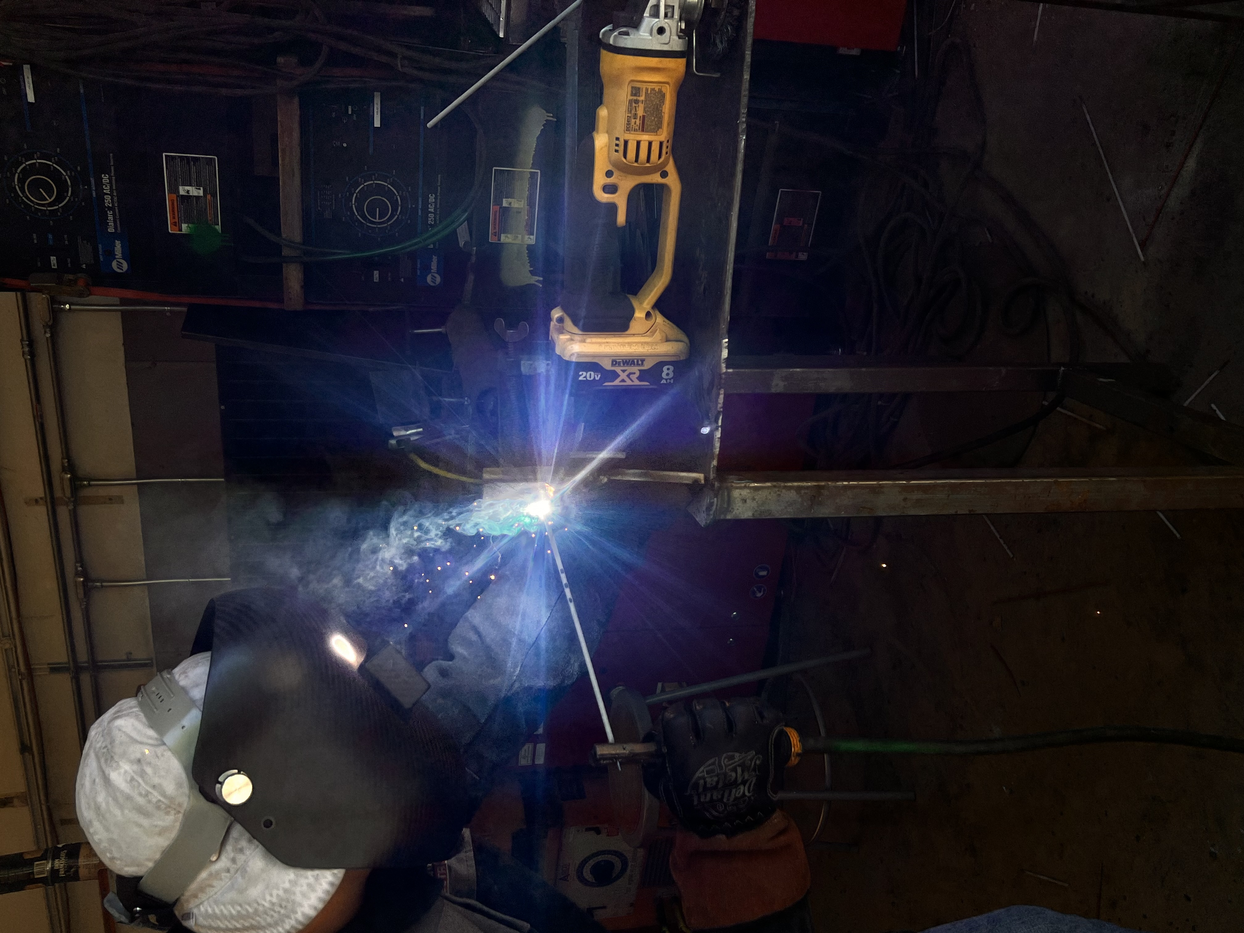 Freemans welding service logo