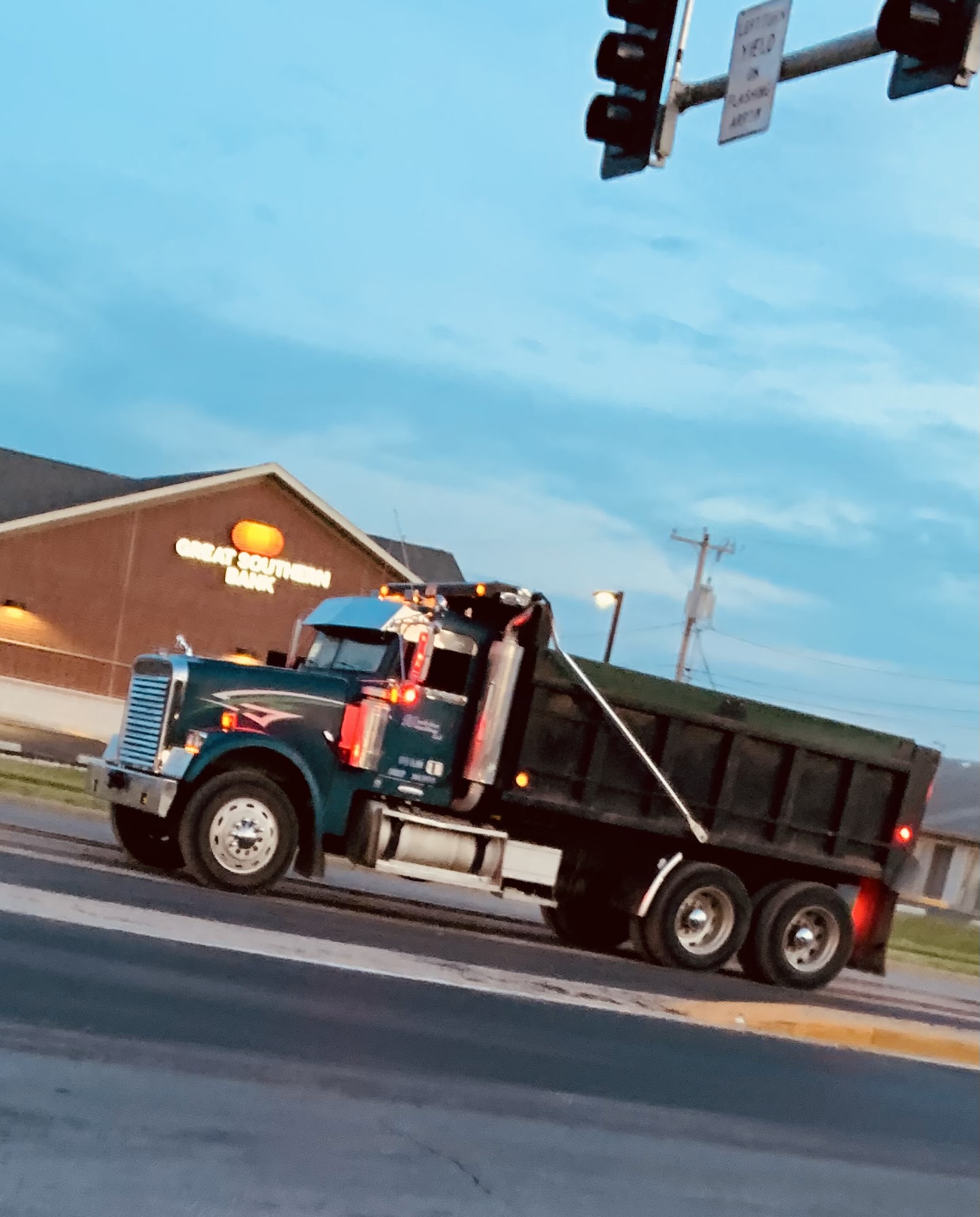Hobbs hauling and excavating logo