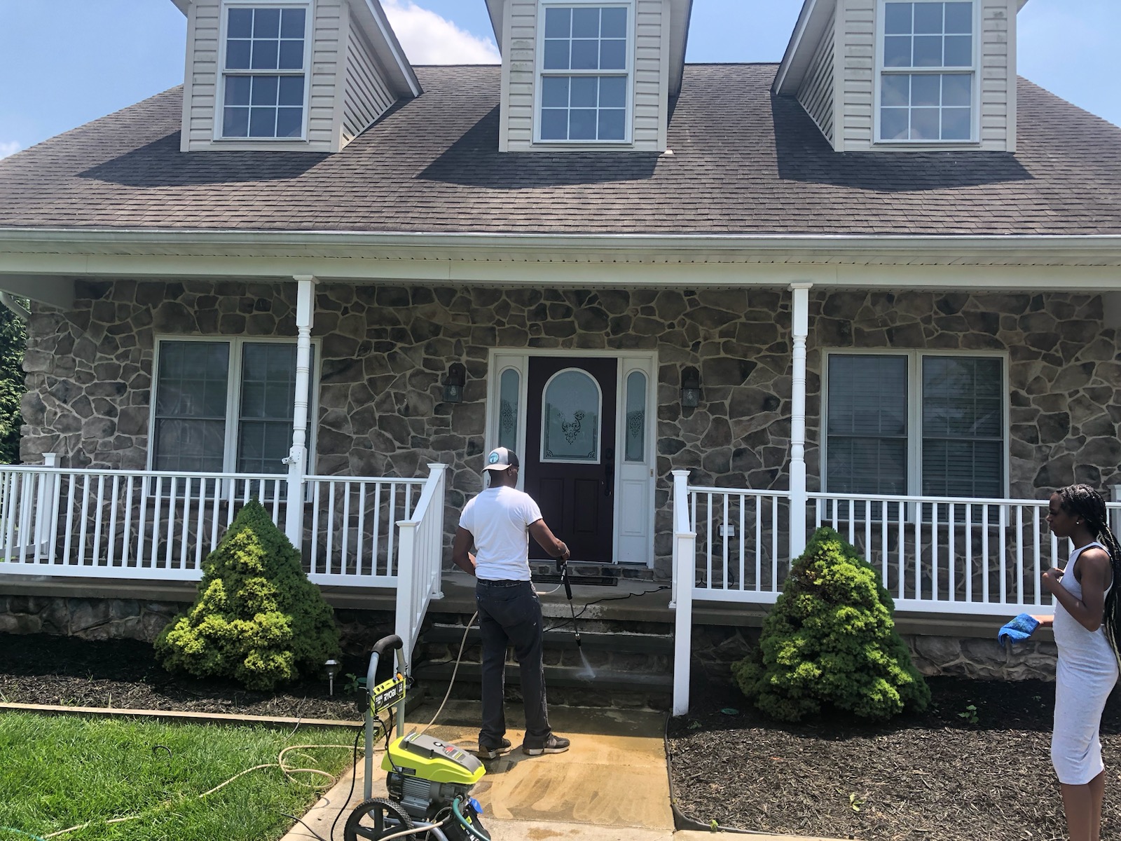 D & T Home Improvement LLC logo