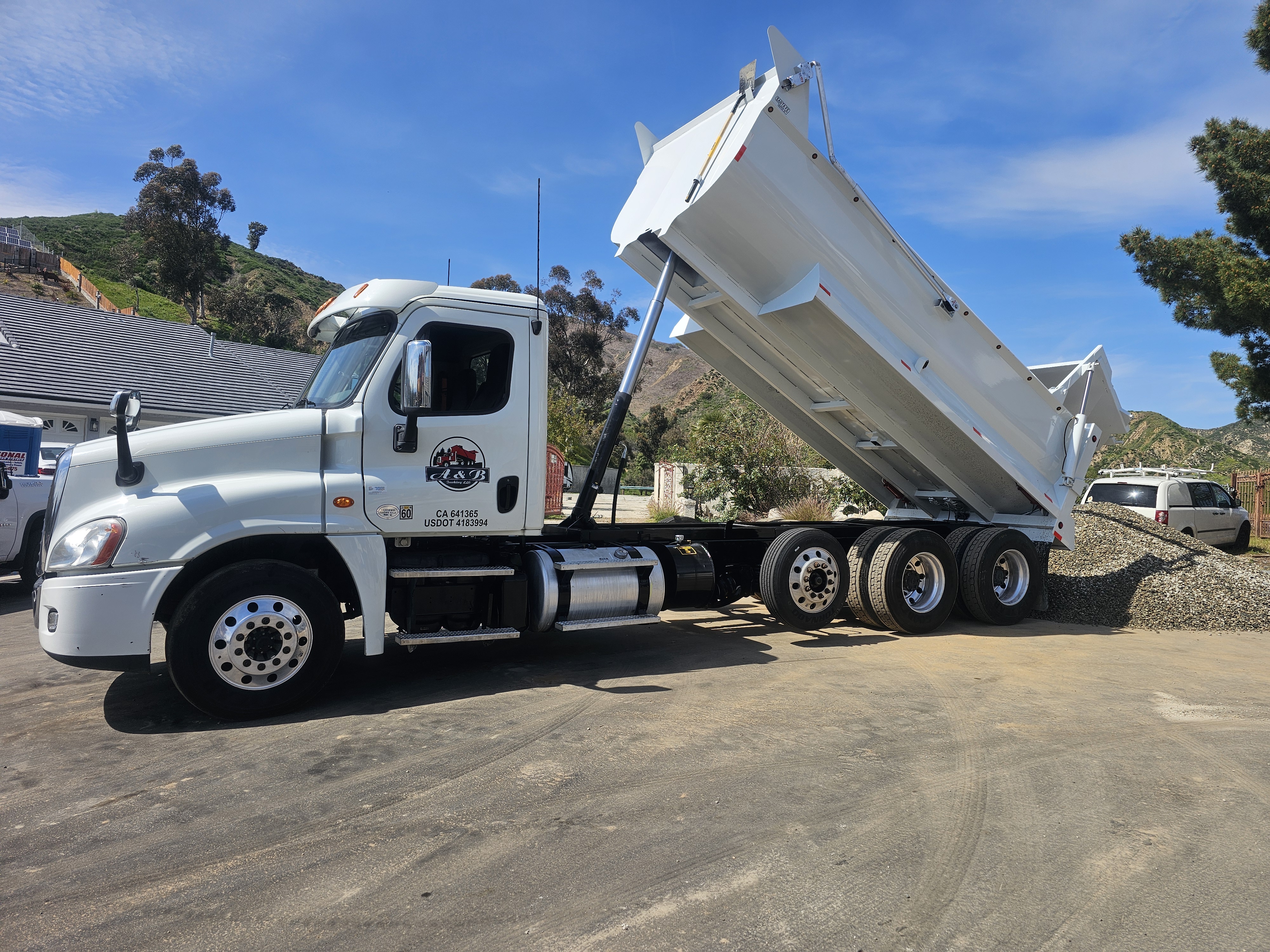 A&B Trucking LLC logo