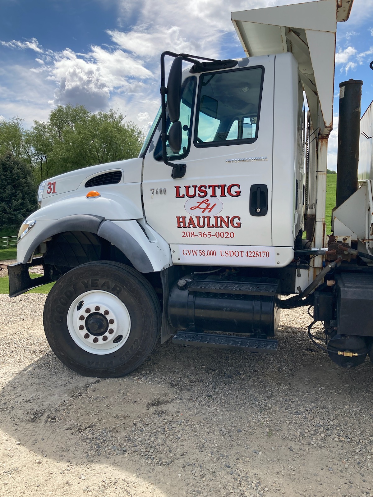 Avatar for Lustig Hauling LLC