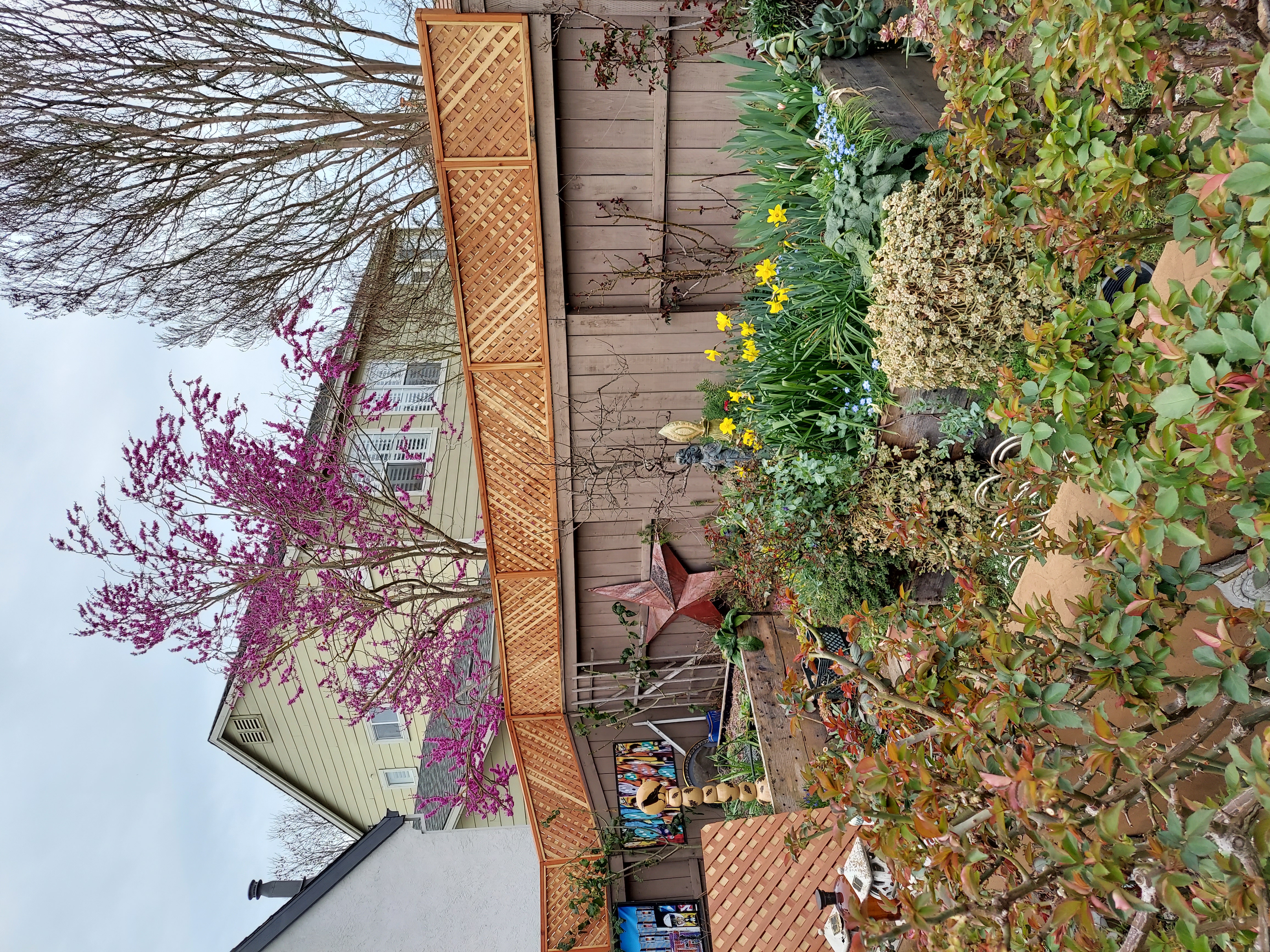 I Fix & Build , General Contractor logo