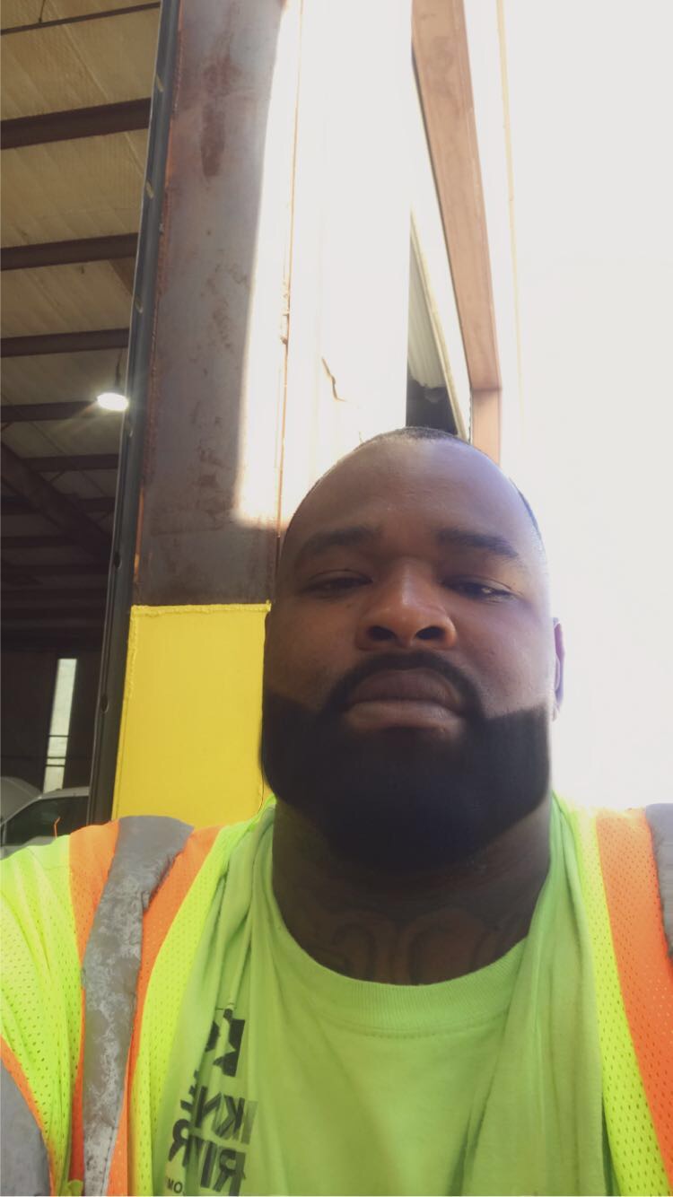 Avatar for Middle guys move&delivery