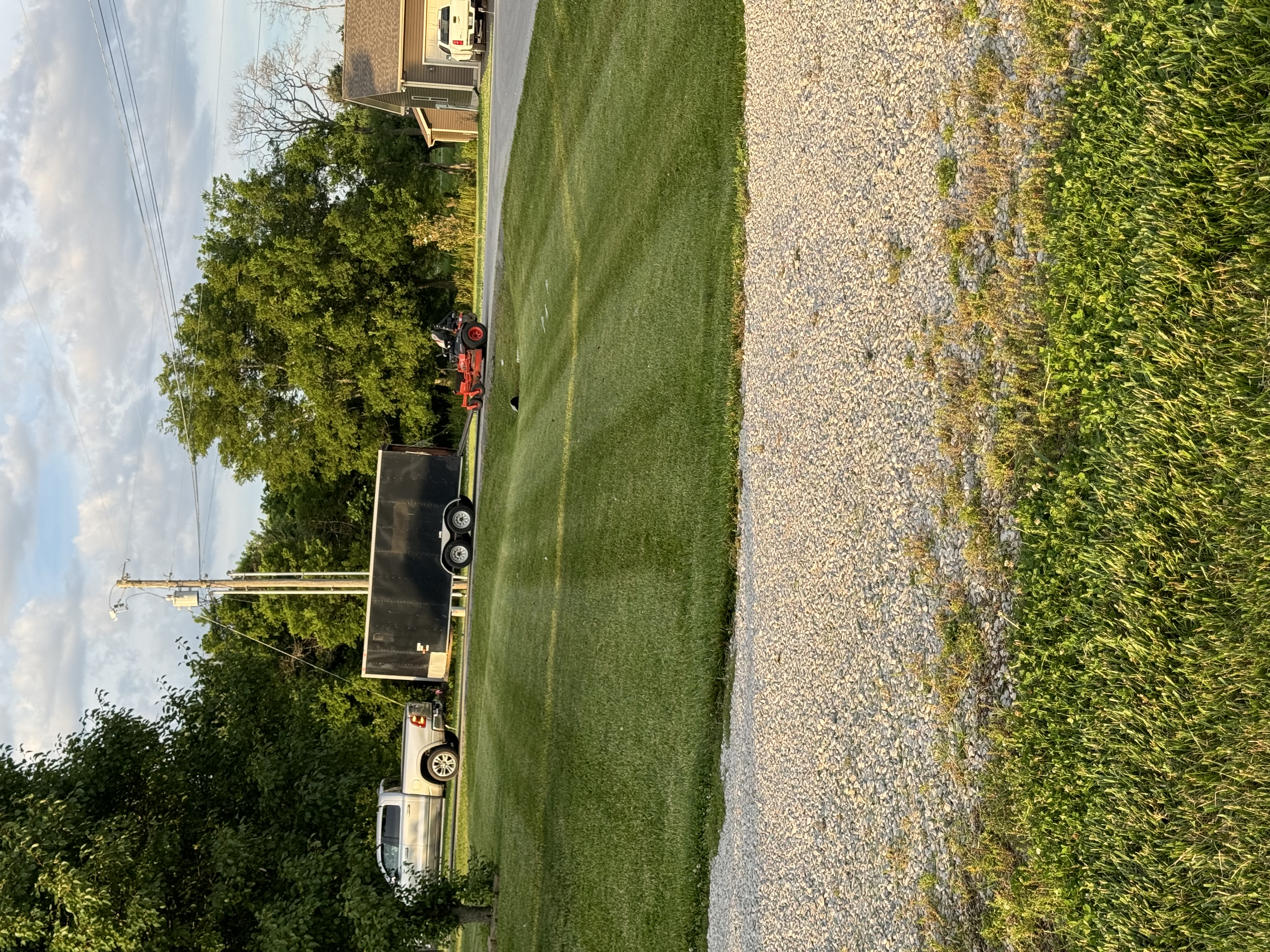 Rodríguez lawn care logo