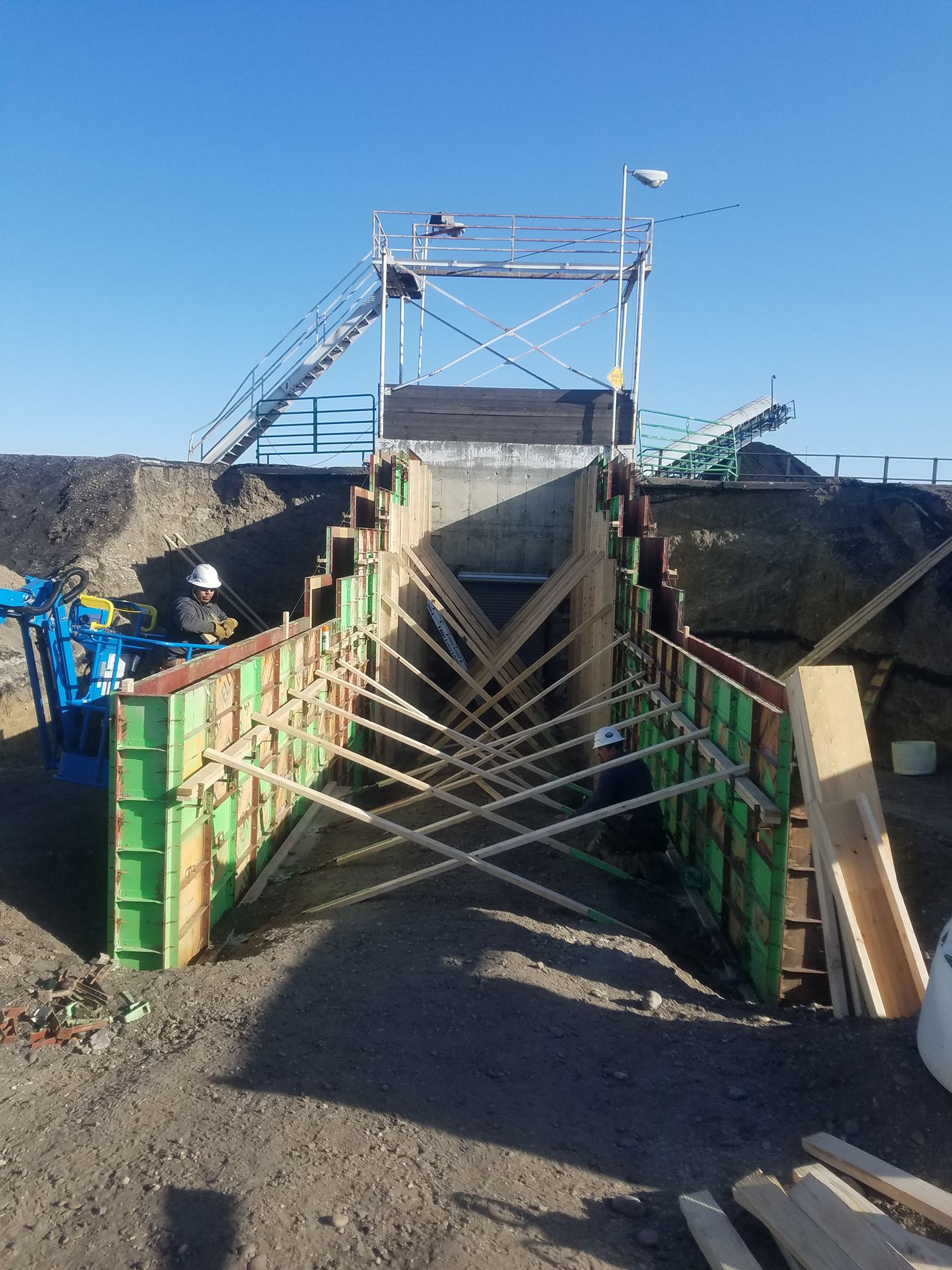 Yellowstone Valley Concrete and Construction INC logo