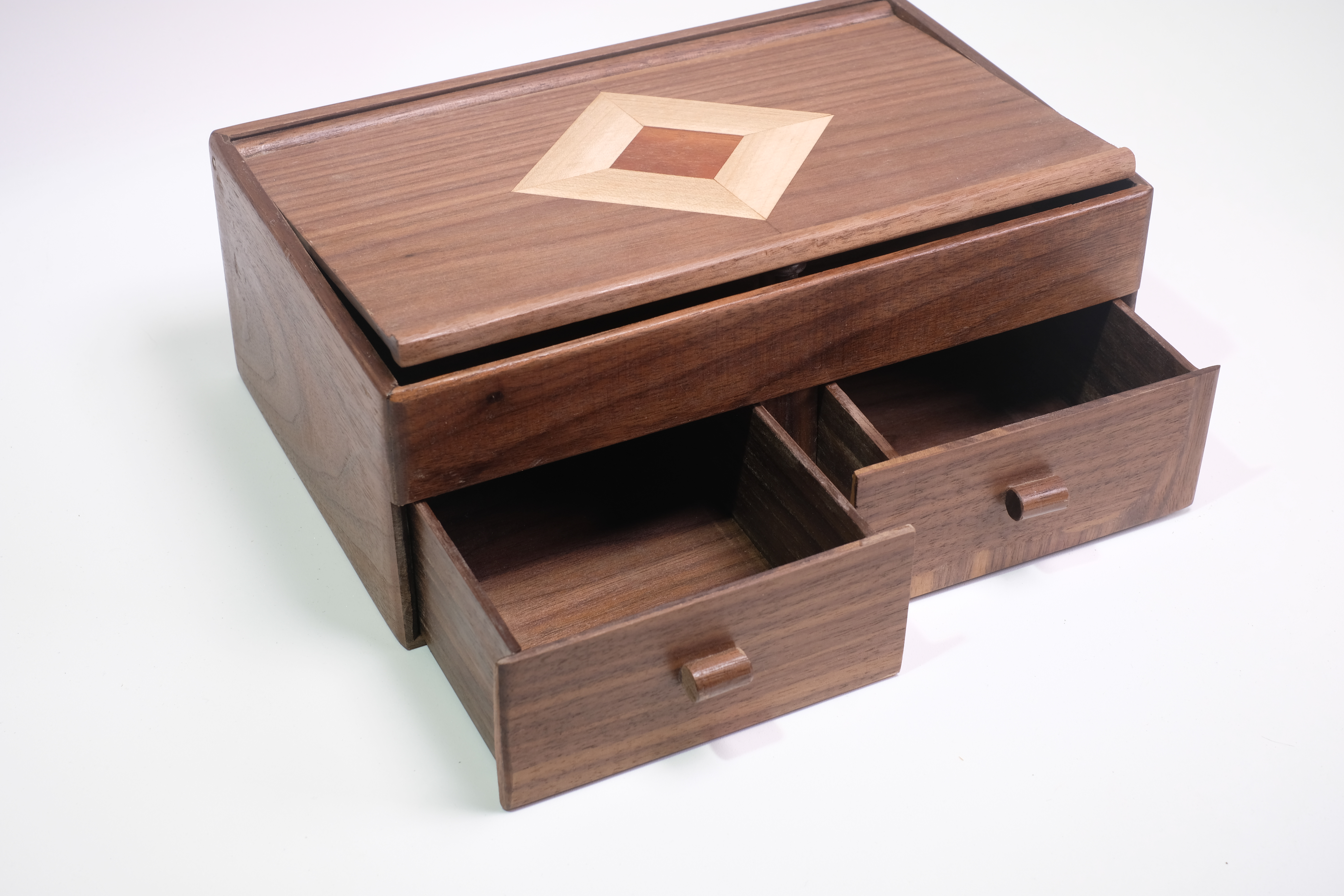 QQ's Wood logo