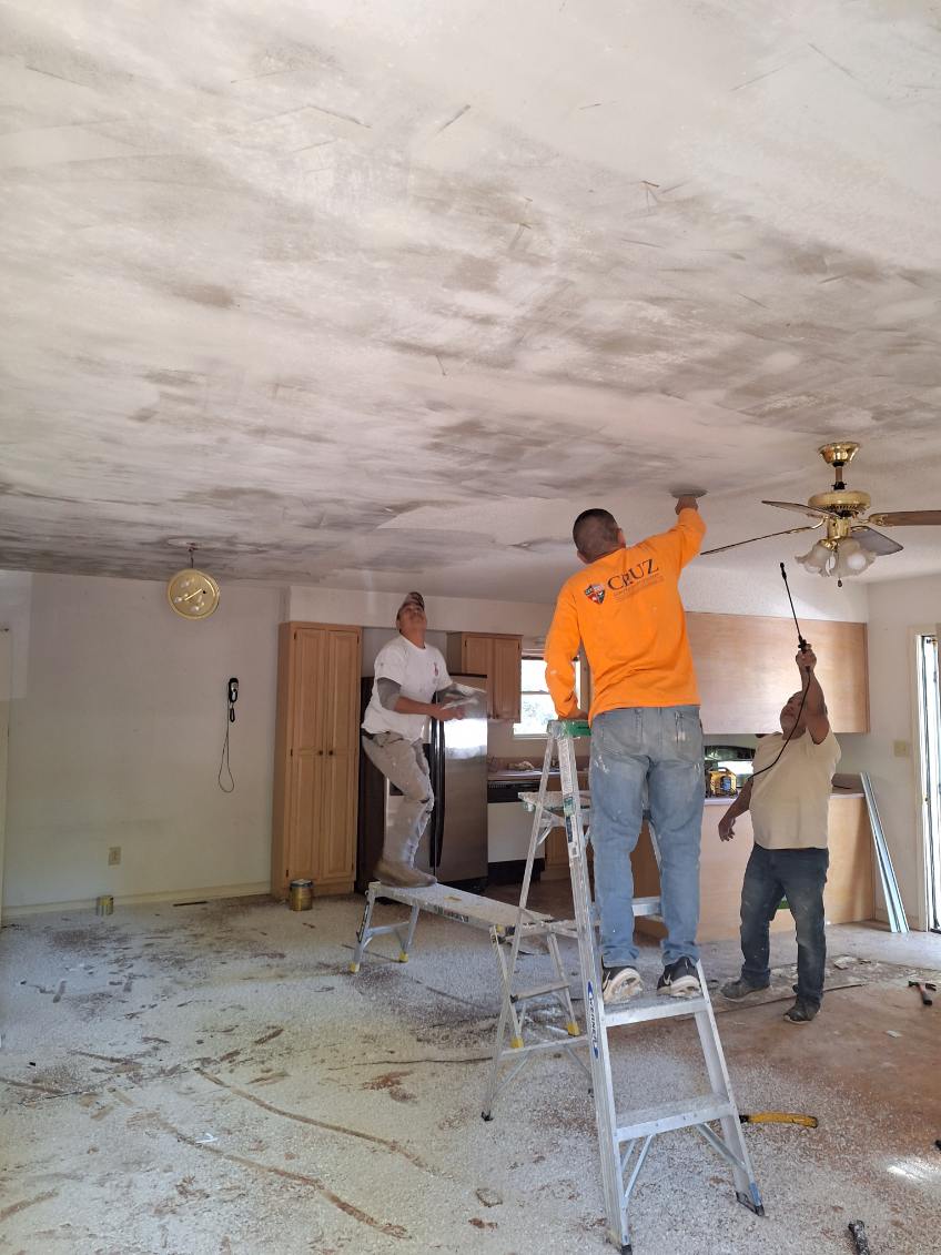 Dynamic Home Remodeling logo