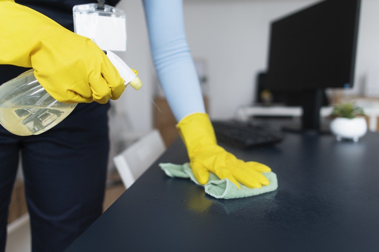 SMART CLEANERS COMPANY logo