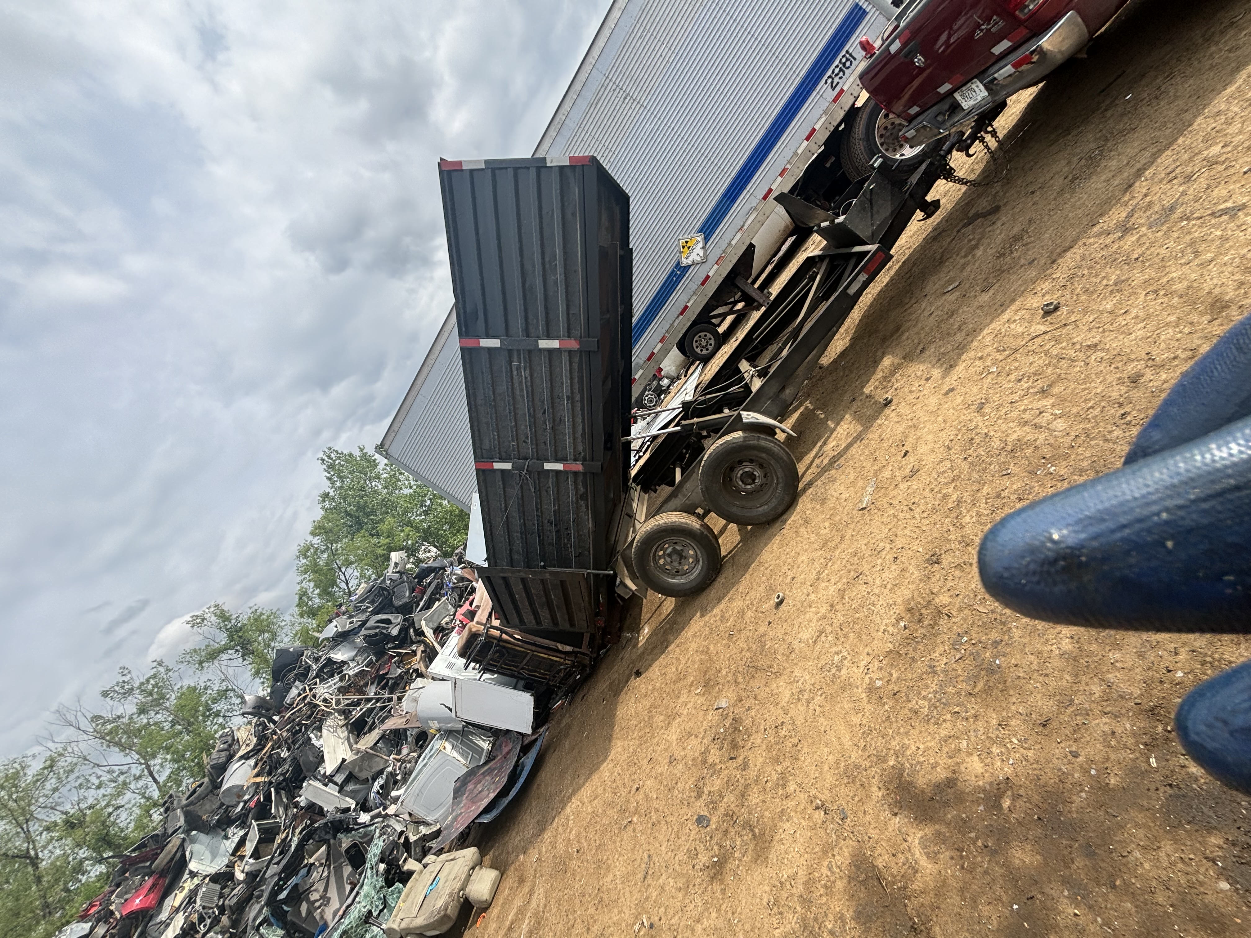 Edward junk removal logo