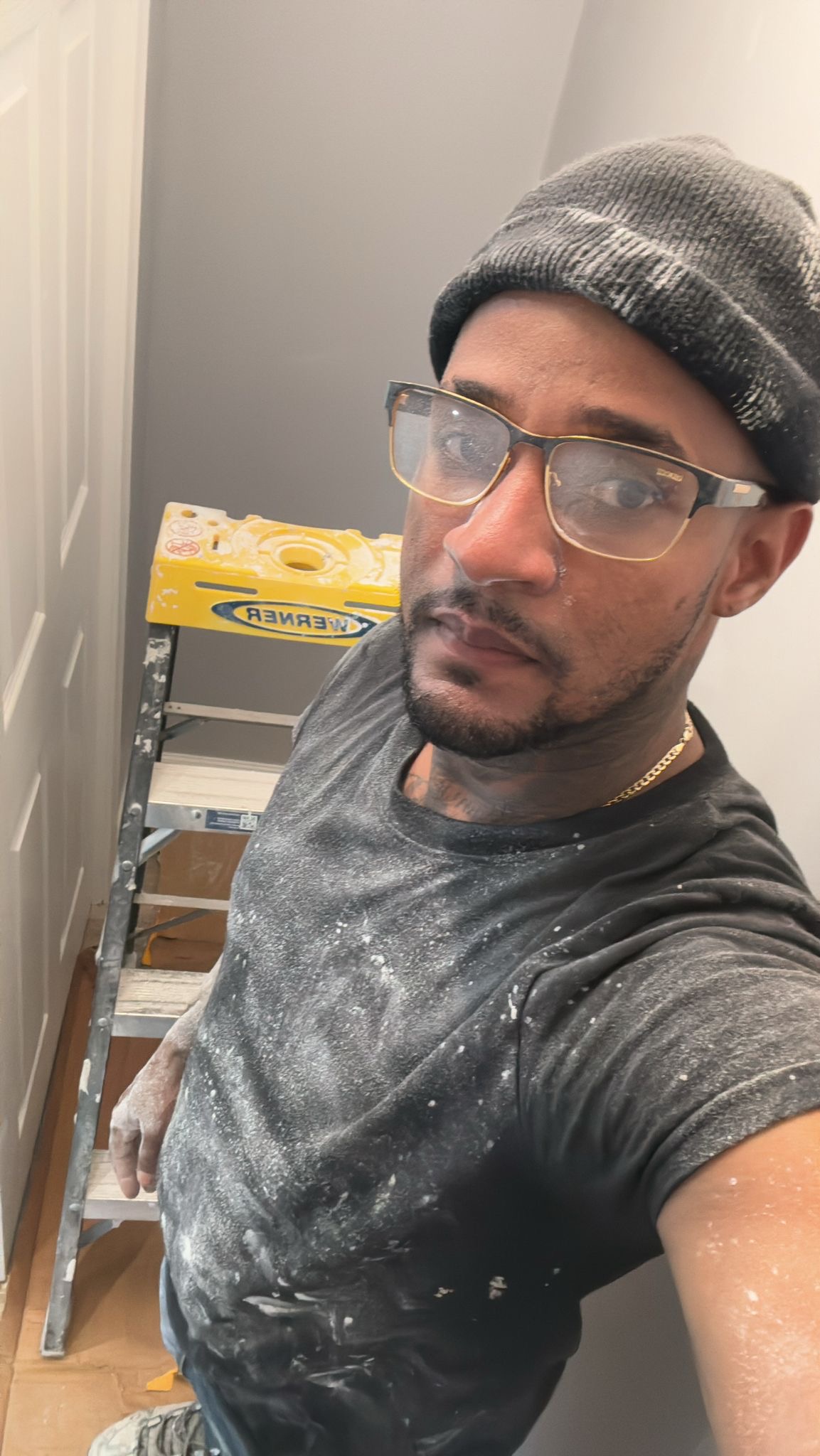Construction remodeling & painting logo