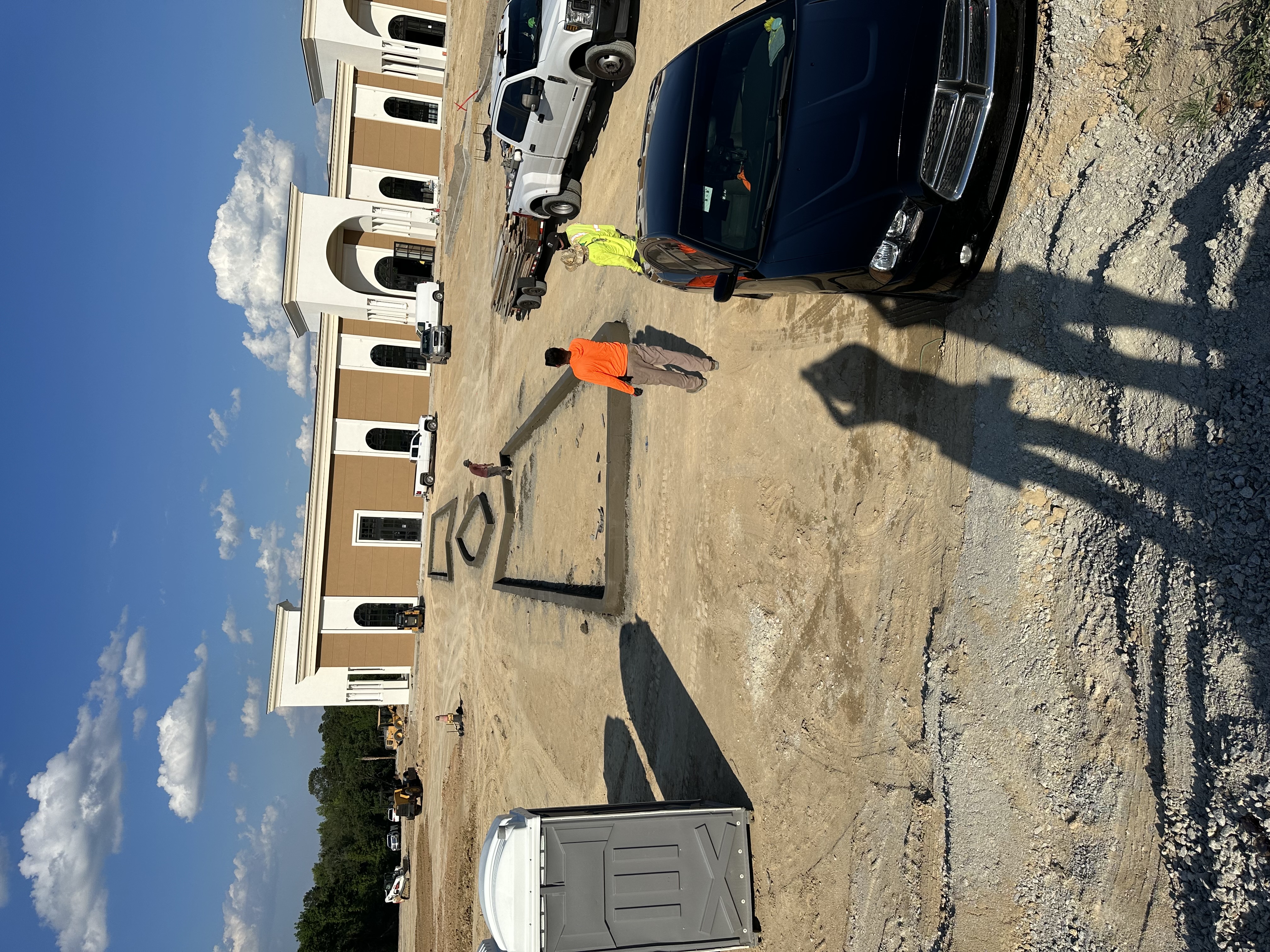 C&B concrete Construcción logo