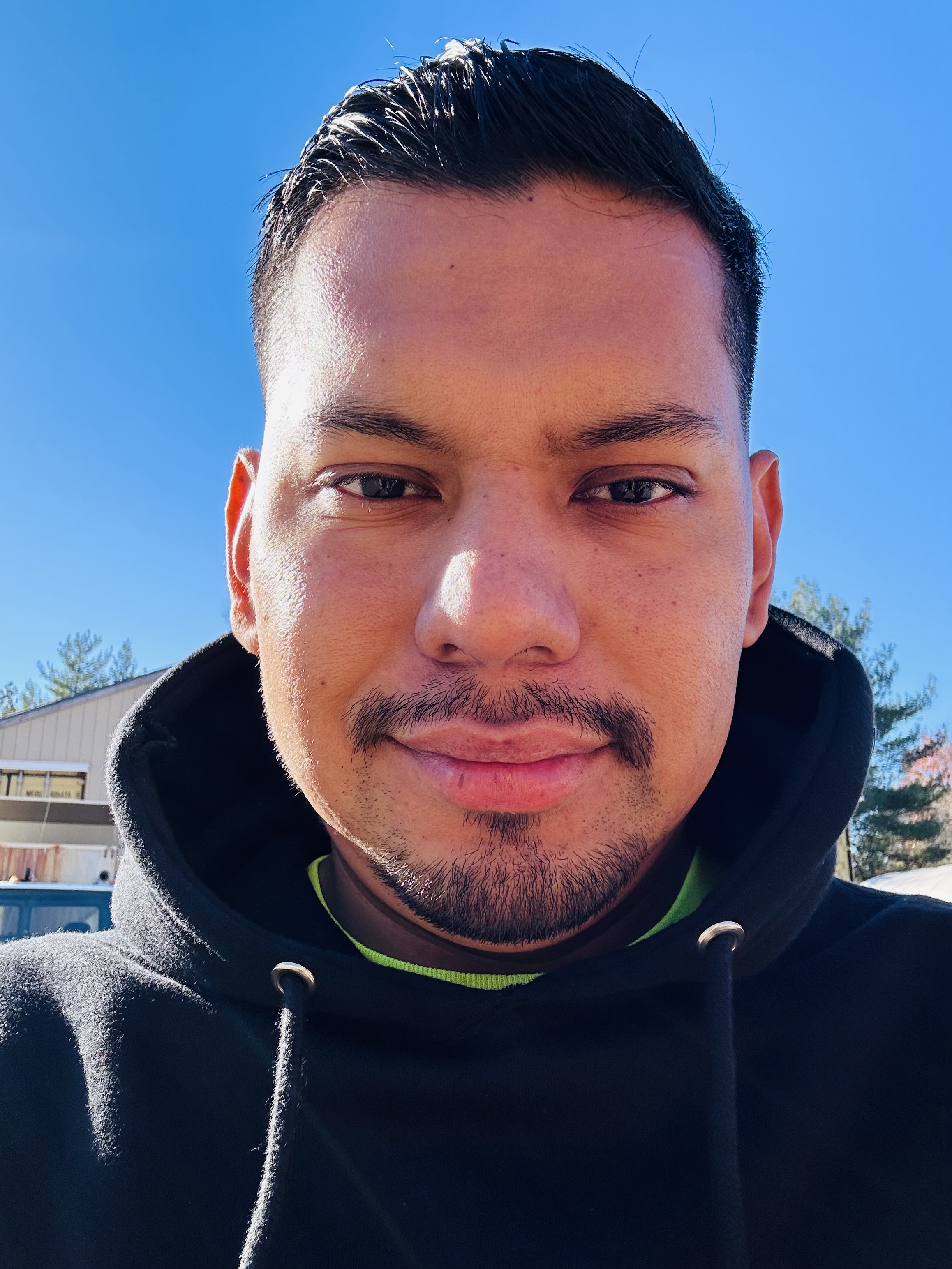 Josue Henriquez logo