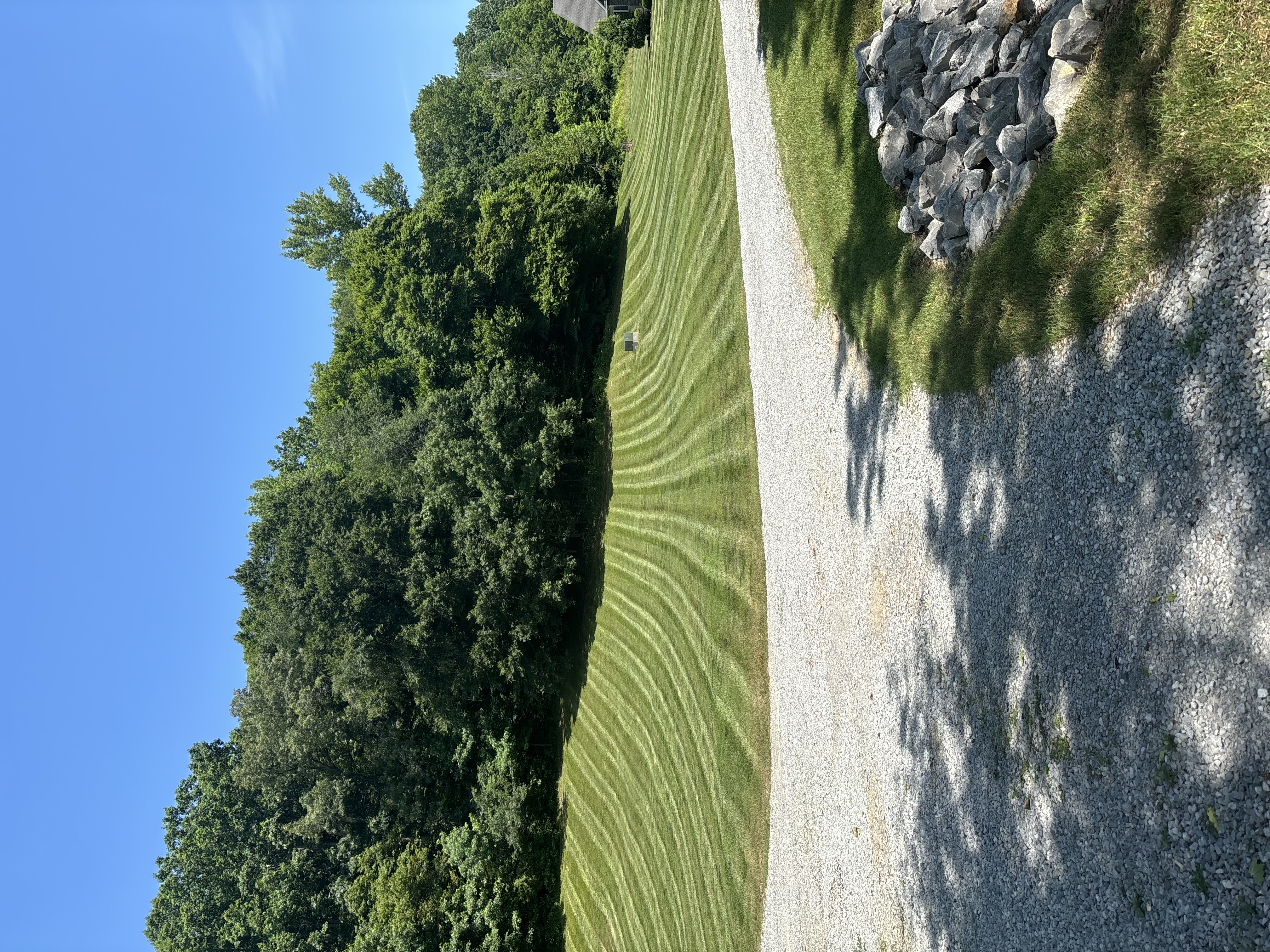 3 rivers lawn care logo