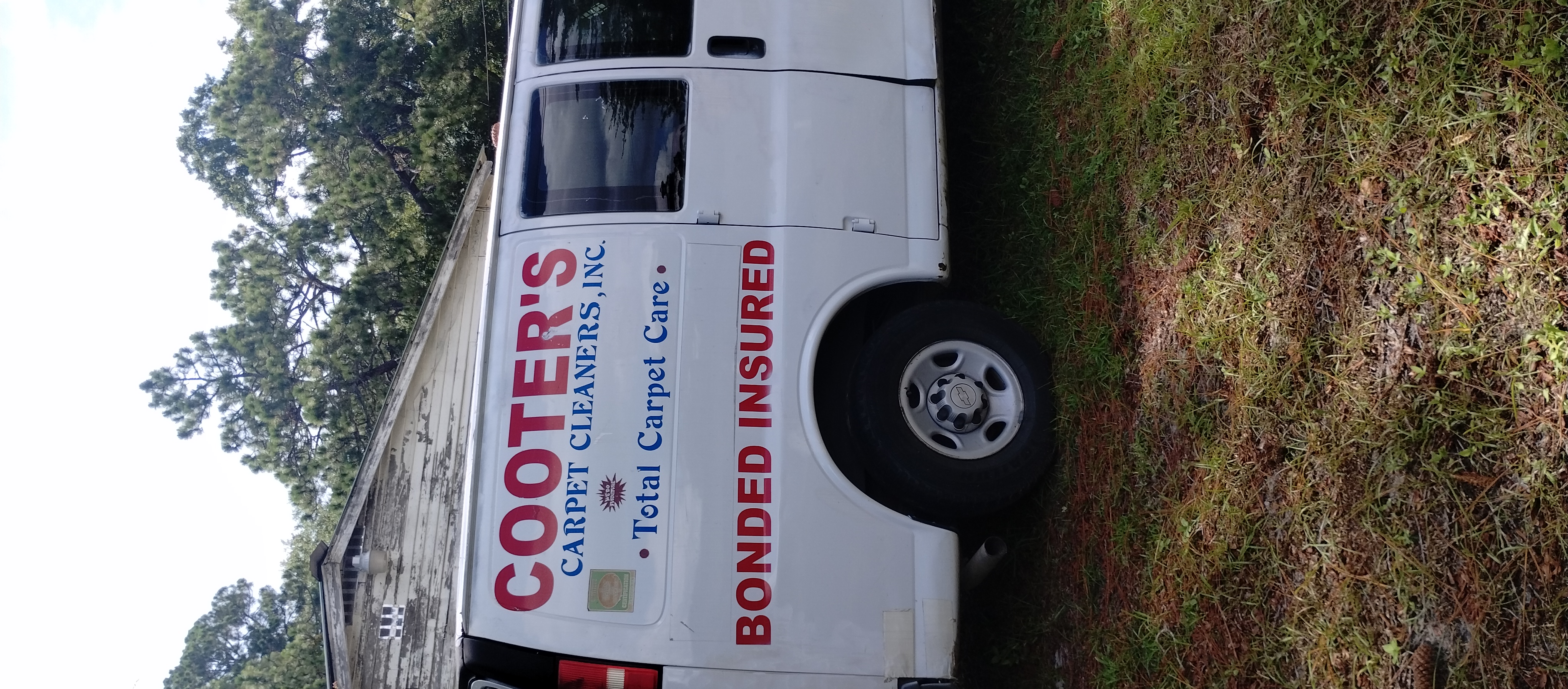 Cooter's carpet cleaners logo