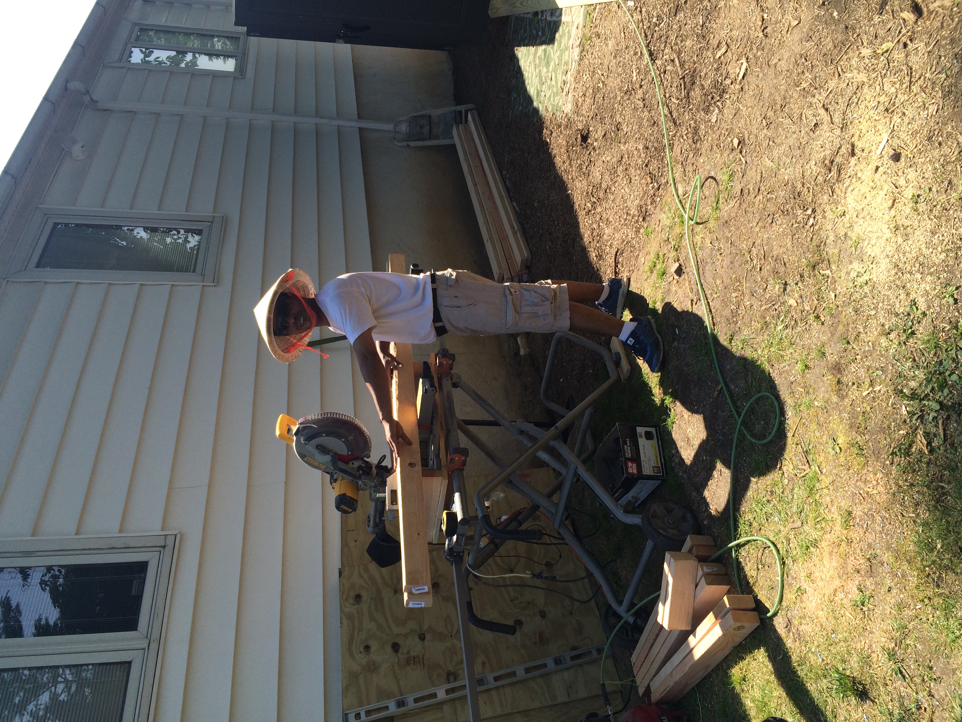 Denny handyman  logo