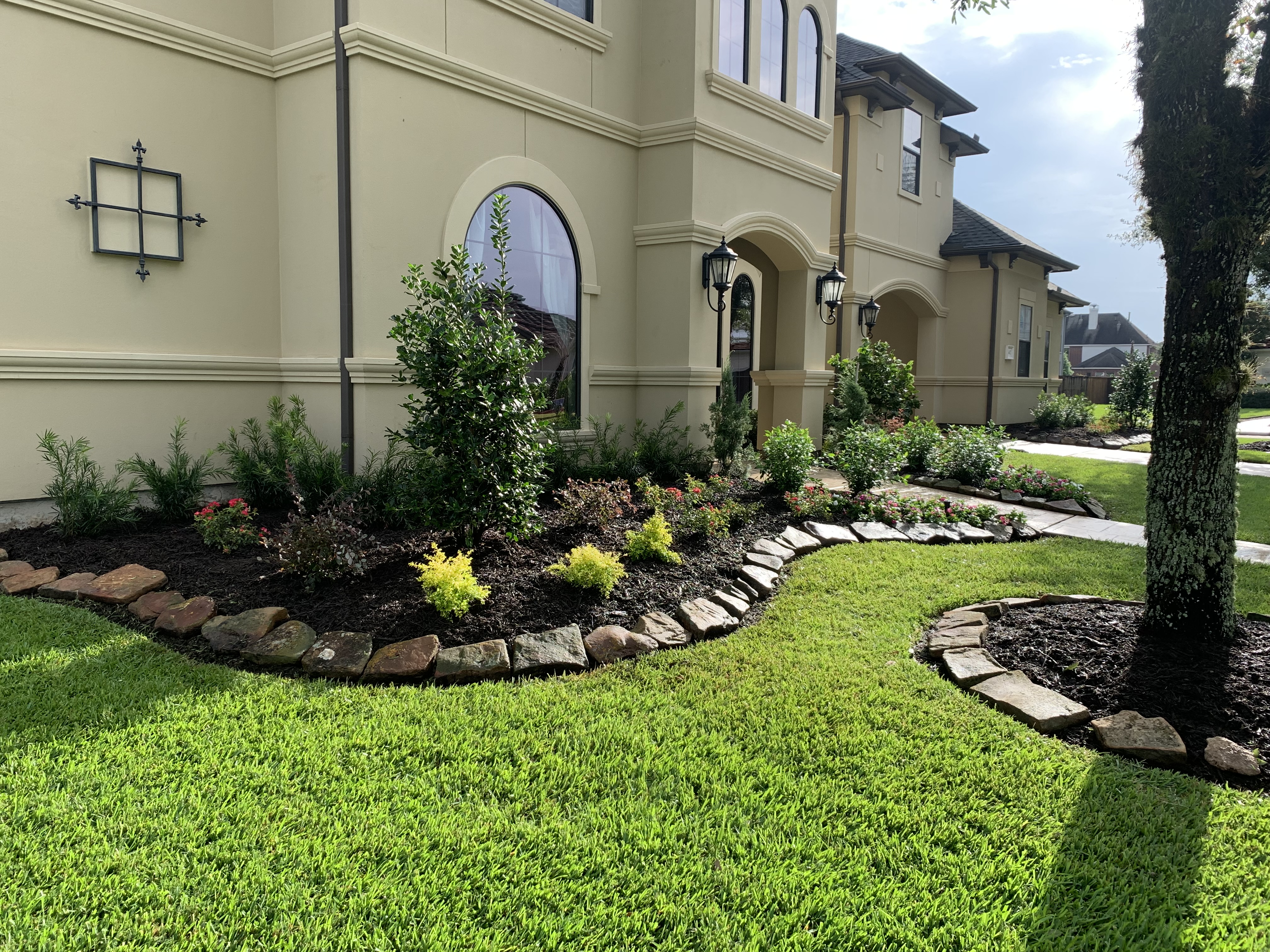 K&E Landscape Services logo