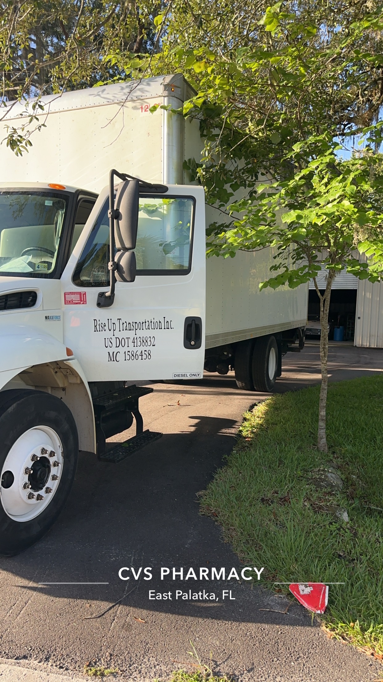 Rise up transportation inc logo