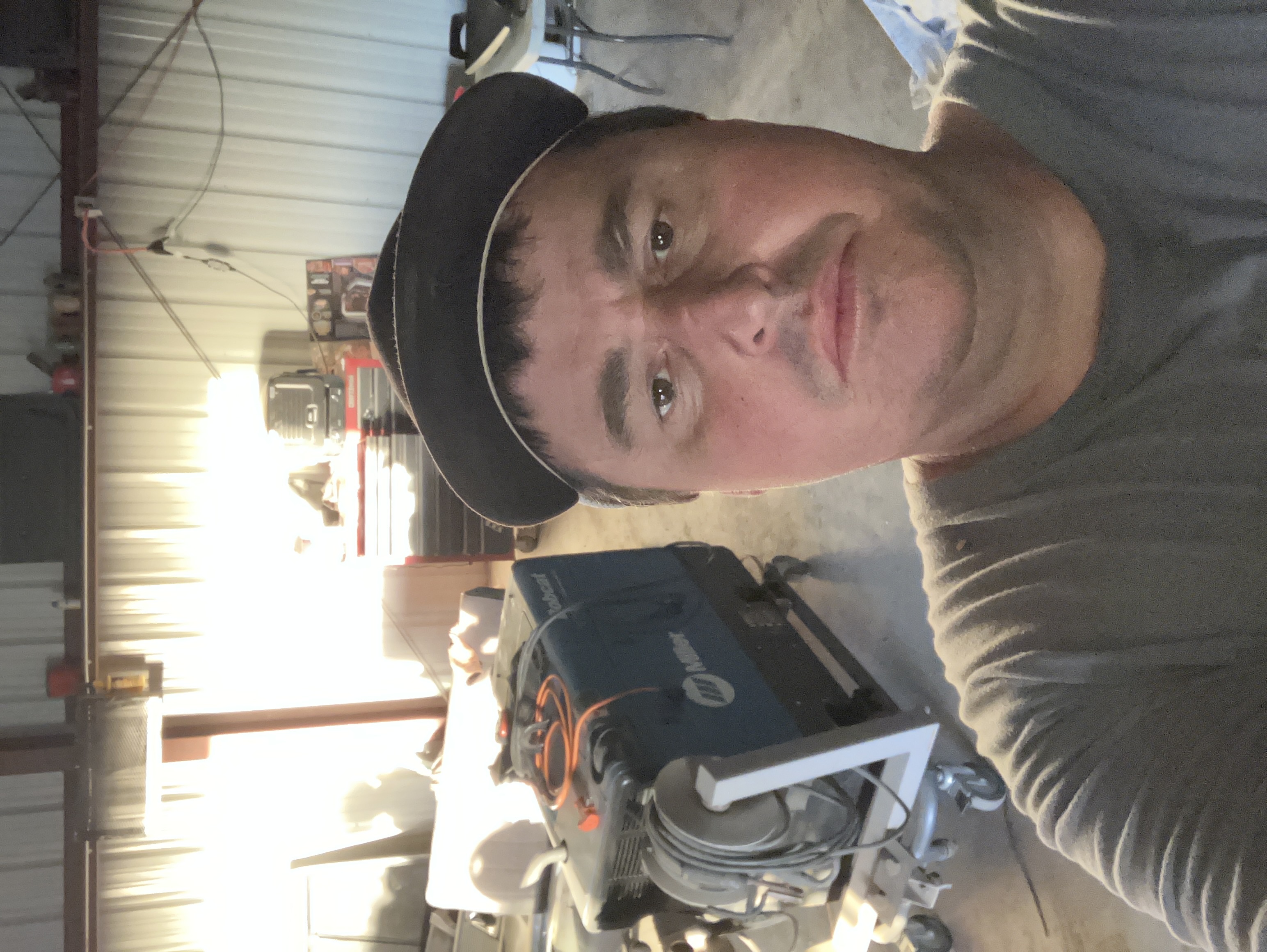Joes welding logo