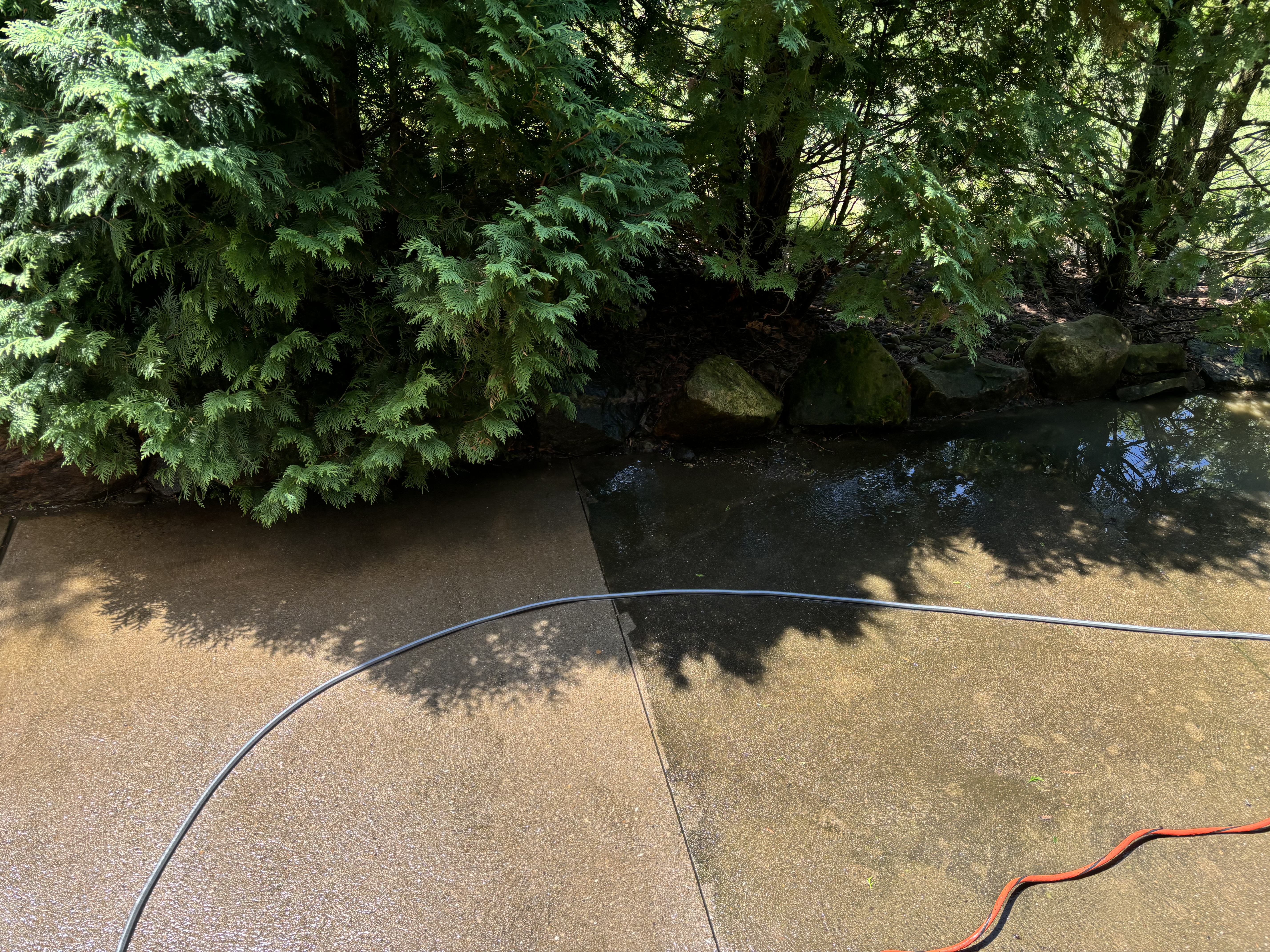 Vaughns pressure washing logo