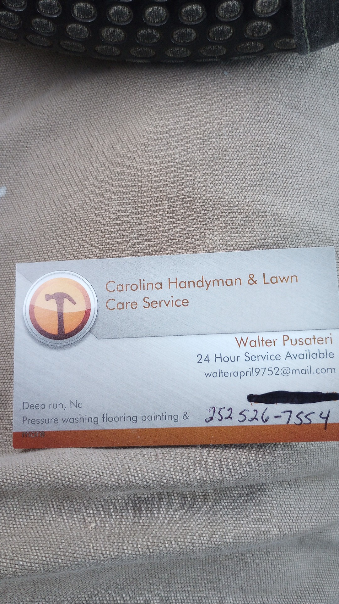 Carolina handyman and lawn care service o logo