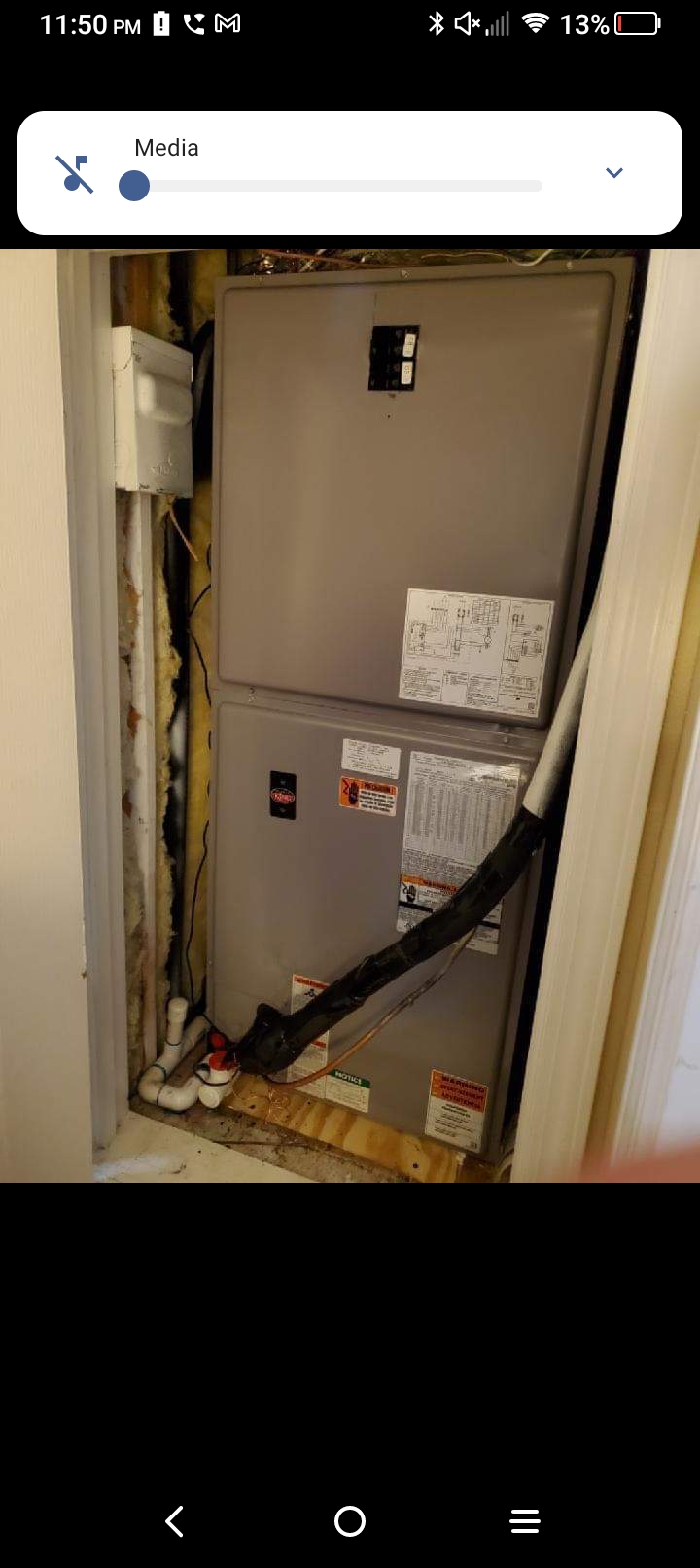 Lou's  Heating &A/C logo