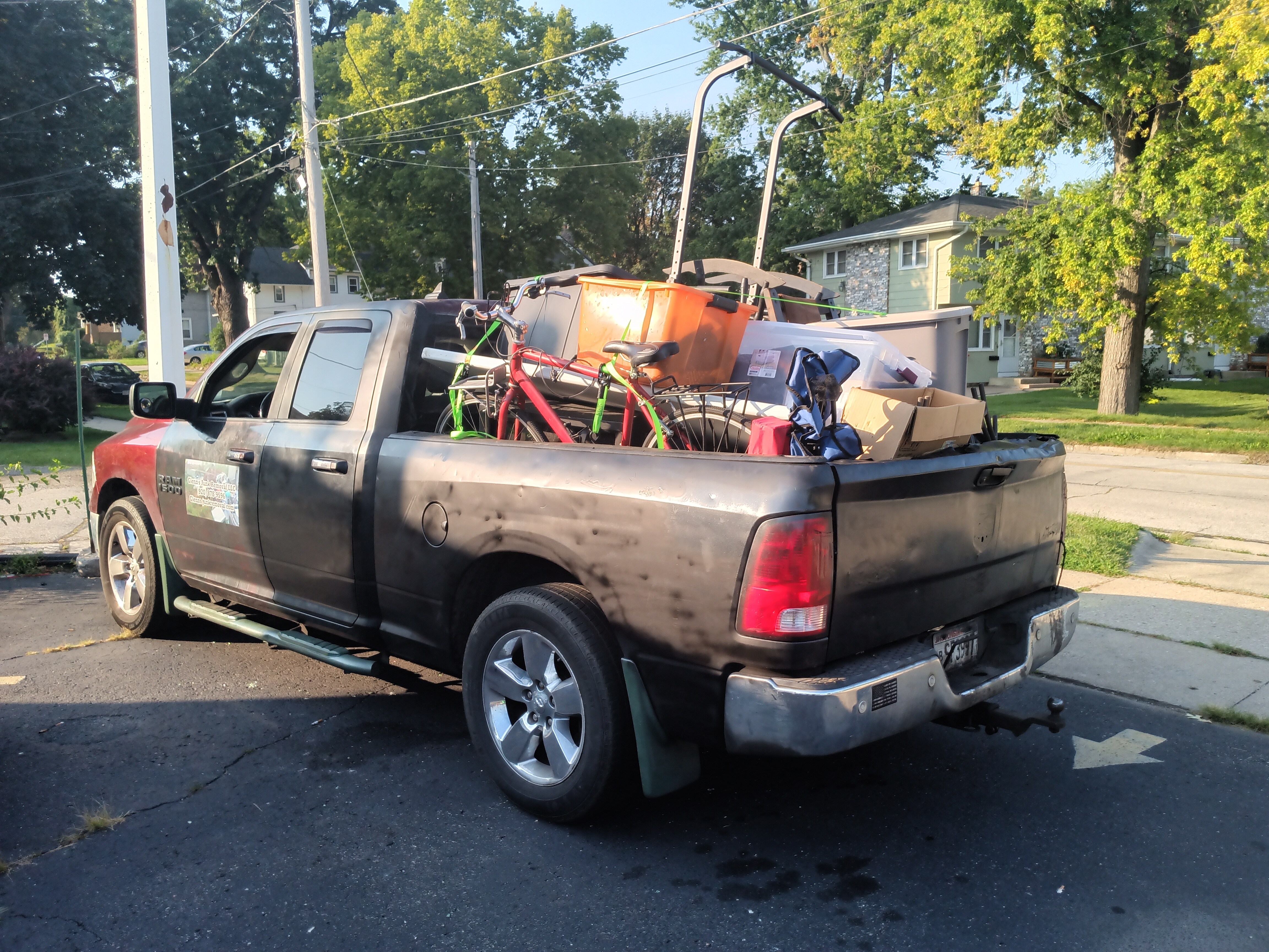 Glenns Junk Removal logo